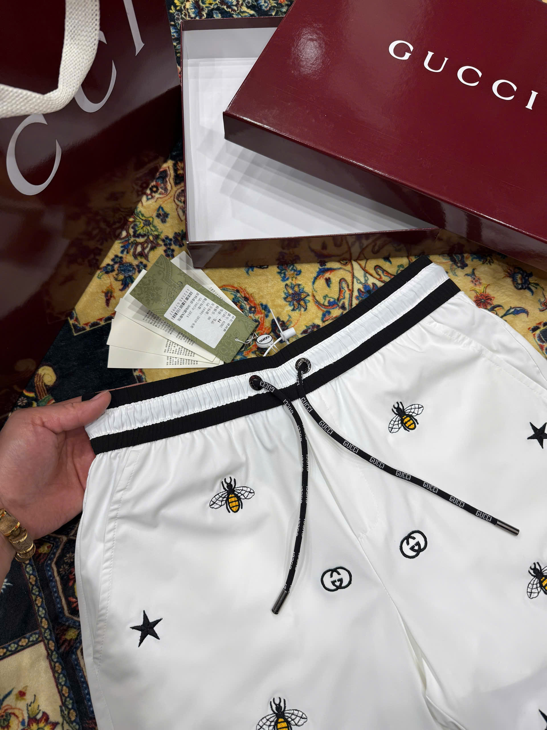 Quần short gió Gucci GC họa tiết logo GG Ong thêu Like Auth 1-1 on web CD MK