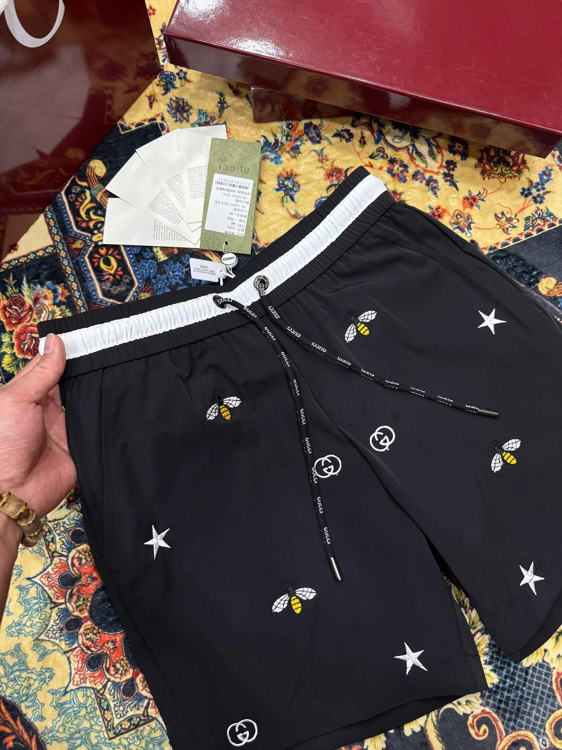 Quần short gió Gucci GC họa tiết logo GG Ong thêu Like Auth 1-1 on web CD MK