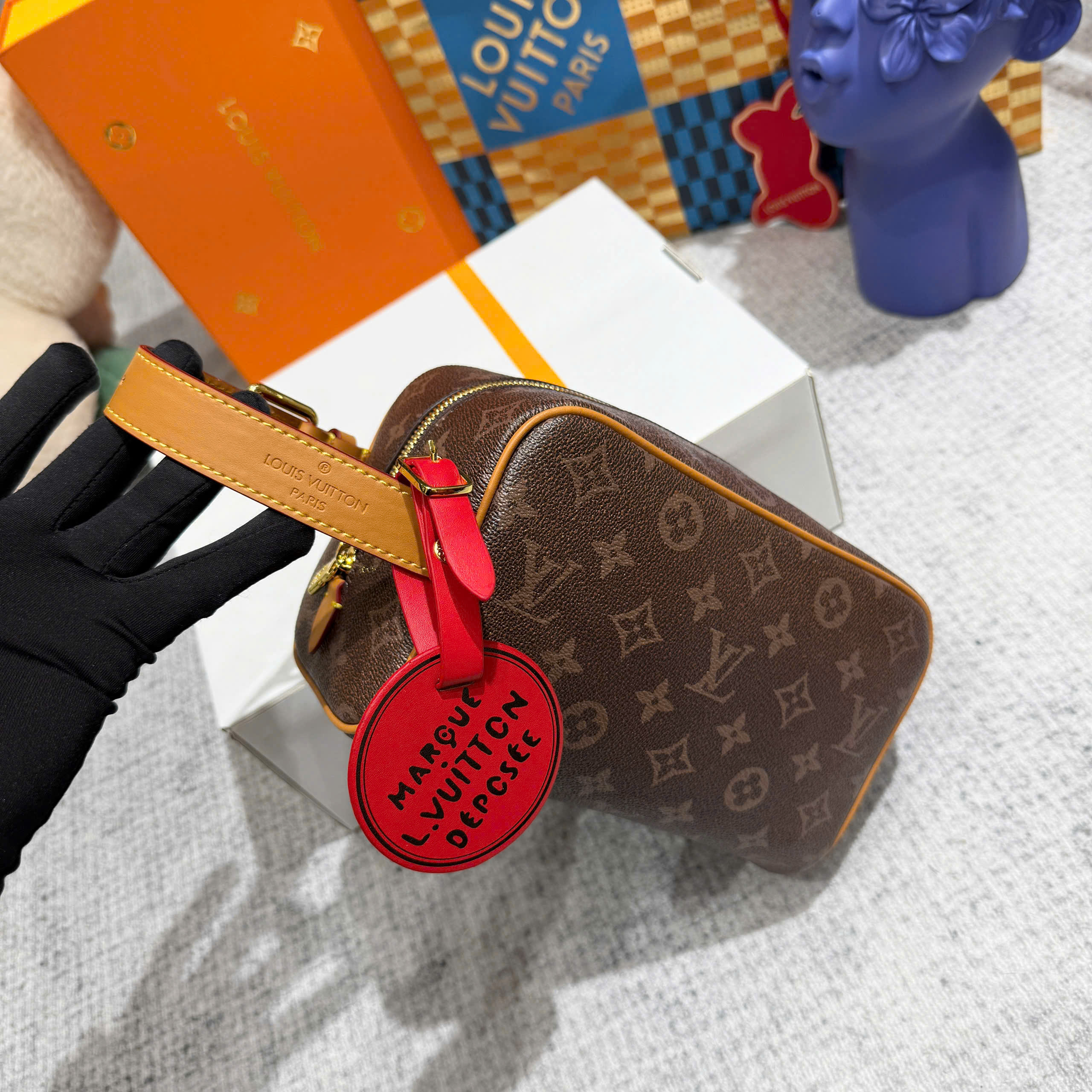 Túi Clutch cầm tay Louis Vuitton LV Nâu họa tiết logo hoa vân size 23x13x12cm Like Auth Fullbox phụ kiện PLD