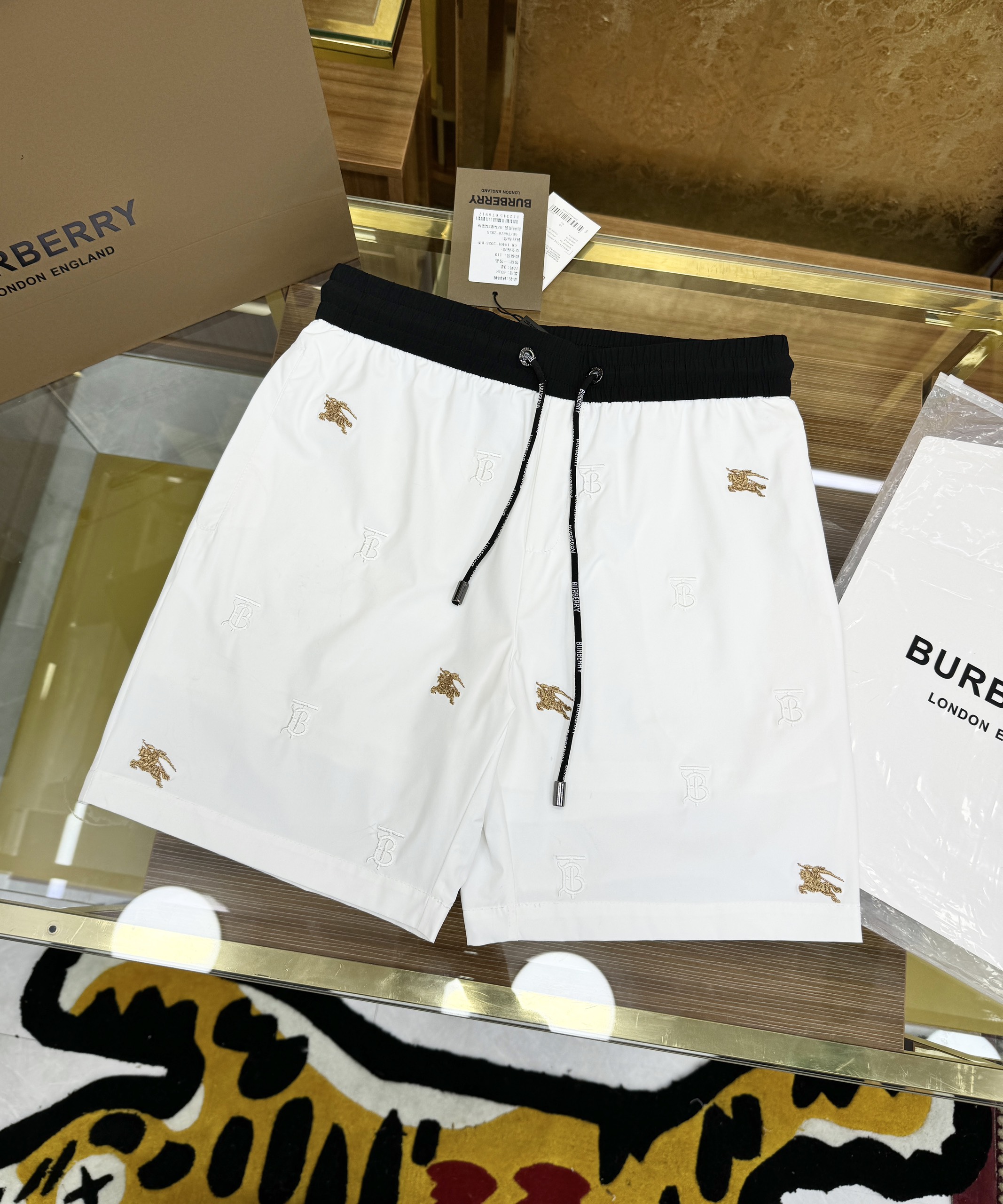 Quần short gió Burberry BBR họa tiết logo TB lính cưỡi ngựa thêu full Like Auth 1-1 on web CD MK