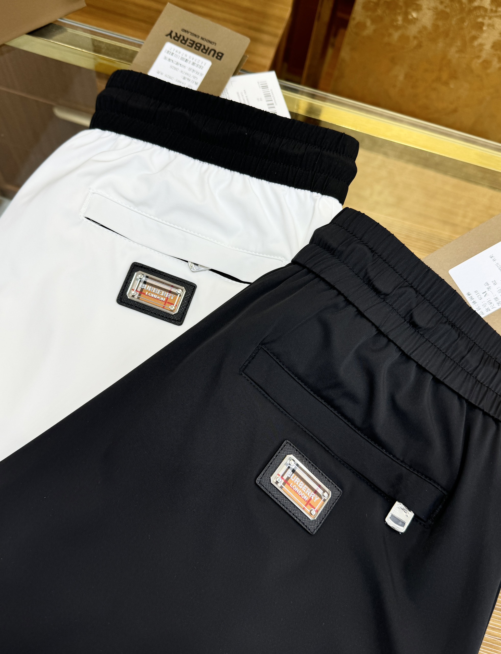 Quần short gió Burberry BBR họa tiết logo TB lính cưỡi ngựa thêu full Like Auth 1-1 on web CD MK