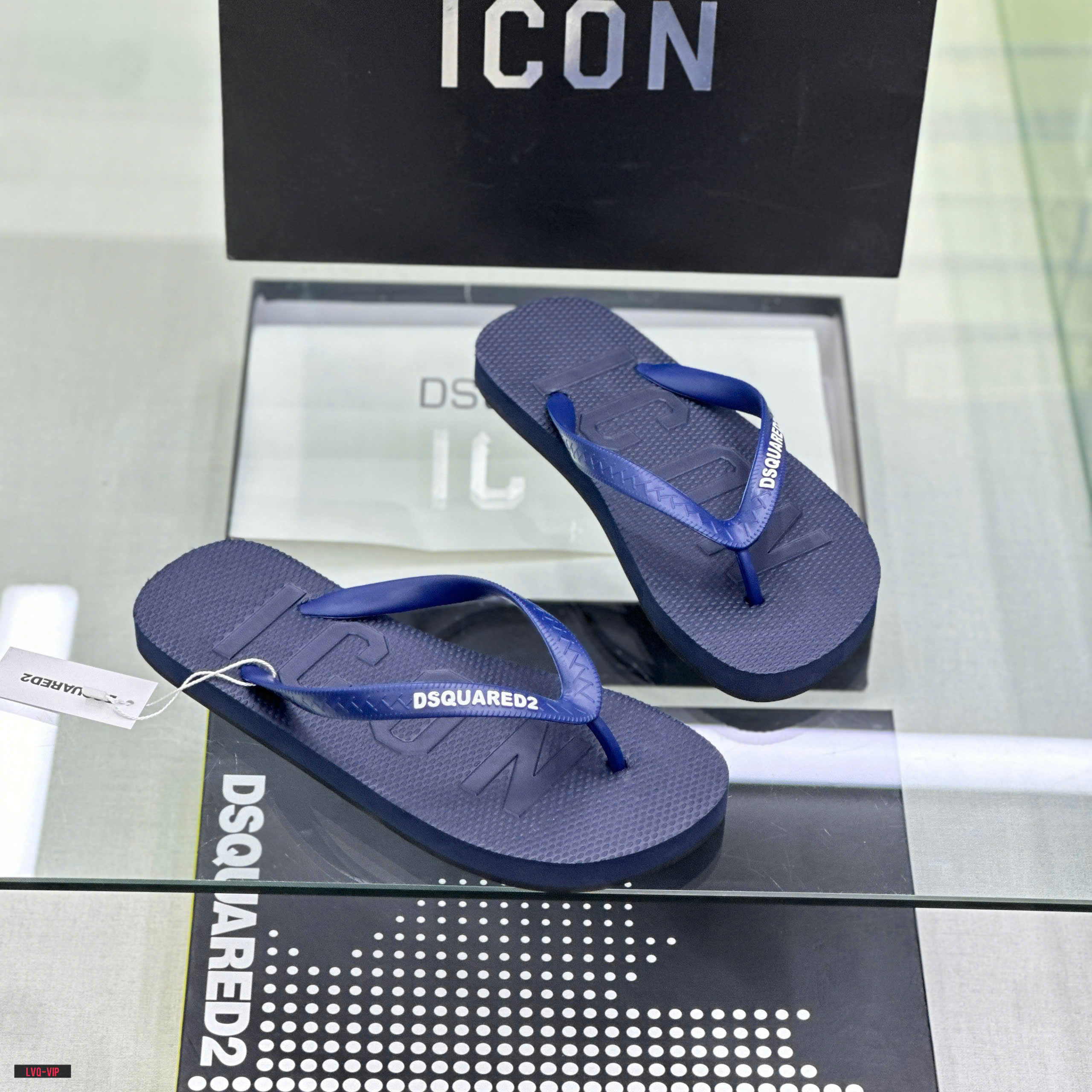 Dép tông, xỏ ngón Dsquared2 DSQ2 Xanh than logo chữ Icon dập chìm đế Like Auth on web fullbox bill thẻ LVQ