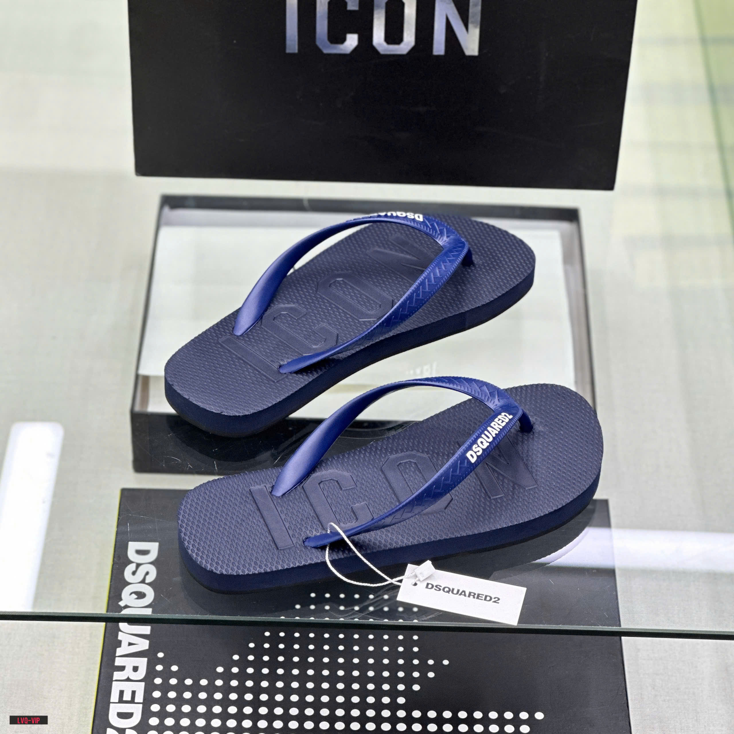 Dép tông, xỏ ngón Dsquared2 DSQ2 Xanh than logo chữ Icon dập chìm đế Like Auth on web fullbox bill thẻ LVQ