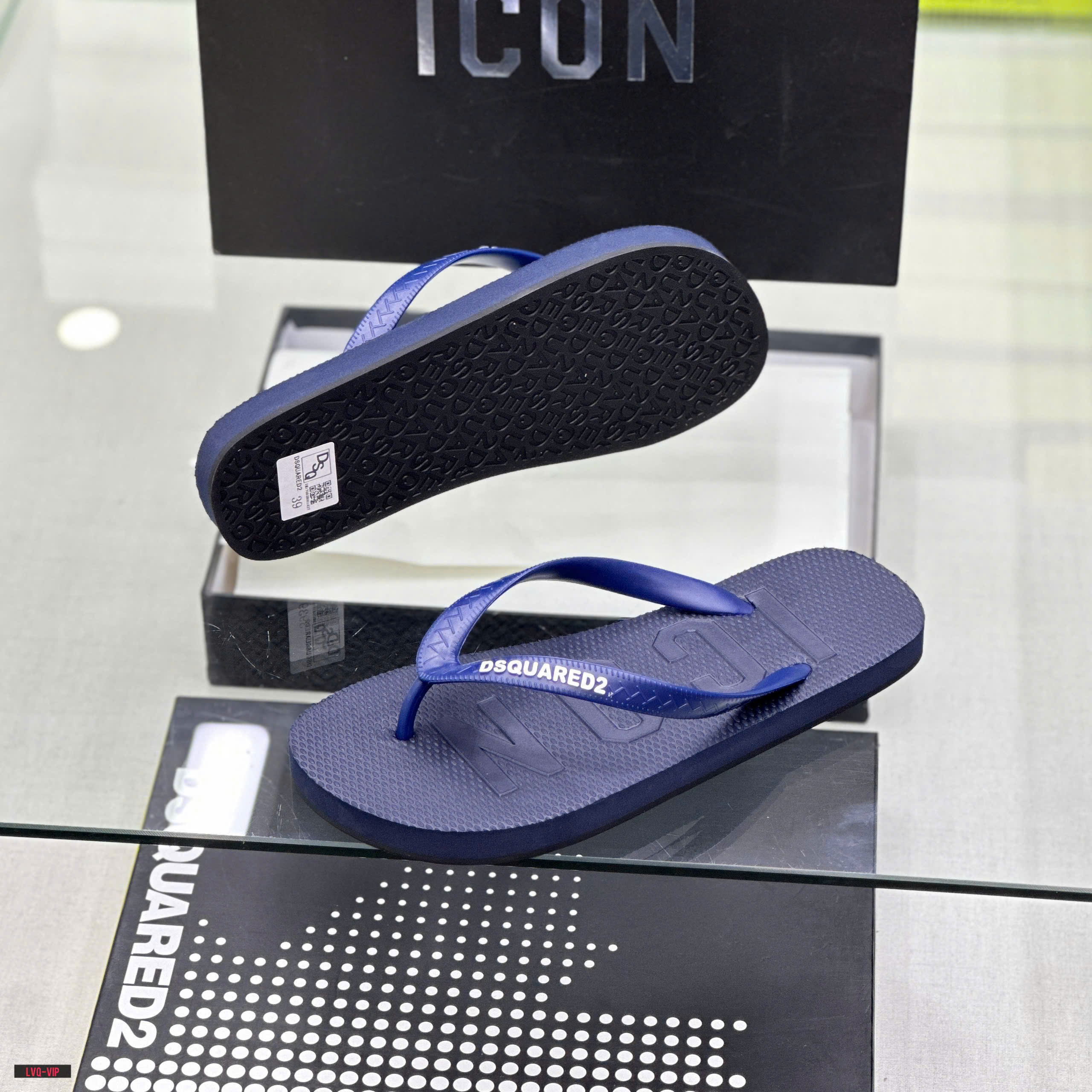 Dép tông, xỏ ngón Dsquared2 DSQ2 Xanh than logo chữ Icon dập chìm đế Like Auth on web fullbox bill thẻ LVQ