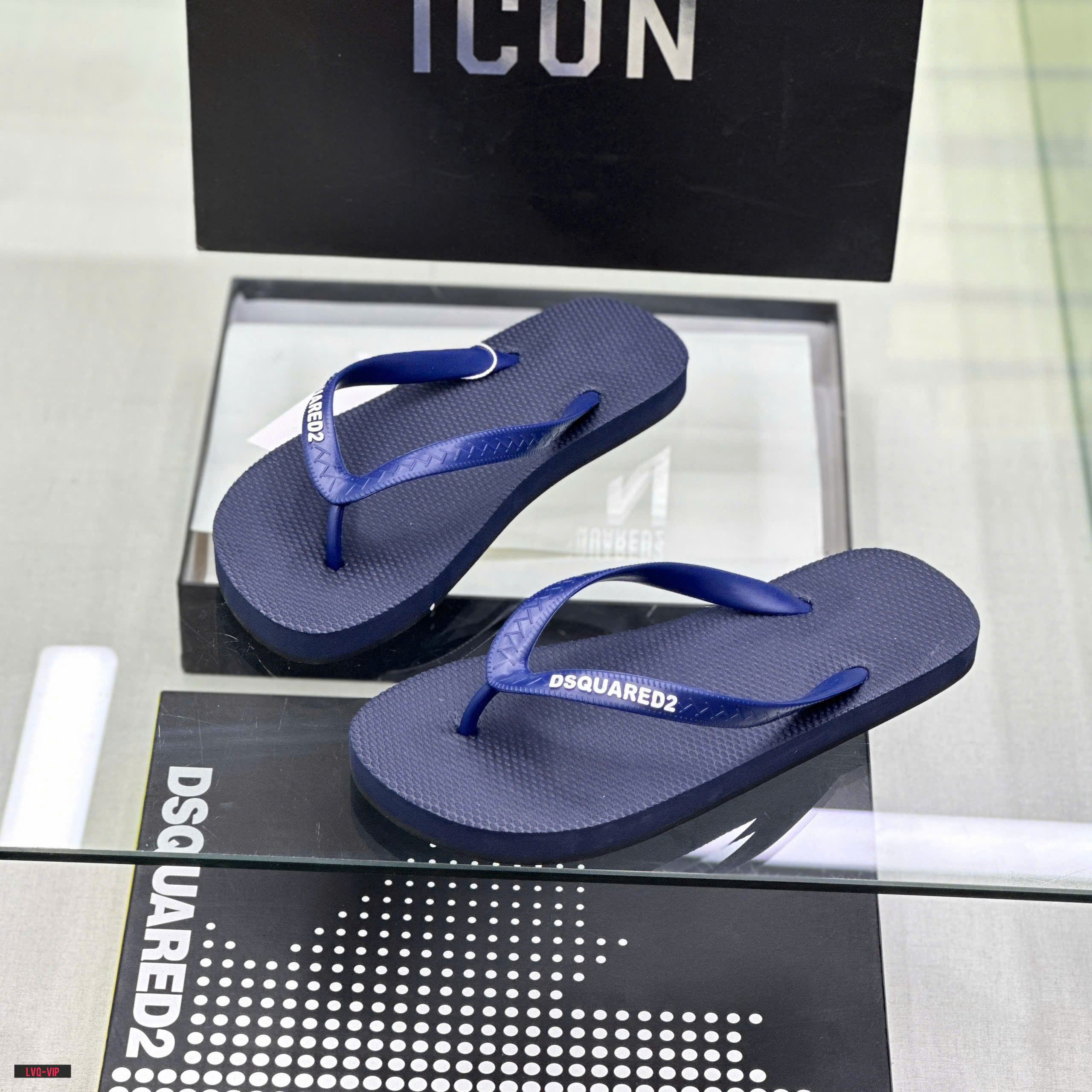 Dép tông, xỏ ngón Dsquared2 DSQ2 Xanh than logo chữ Trắng đế Đen Like Auth on web fullbox bill thẻ LVQ