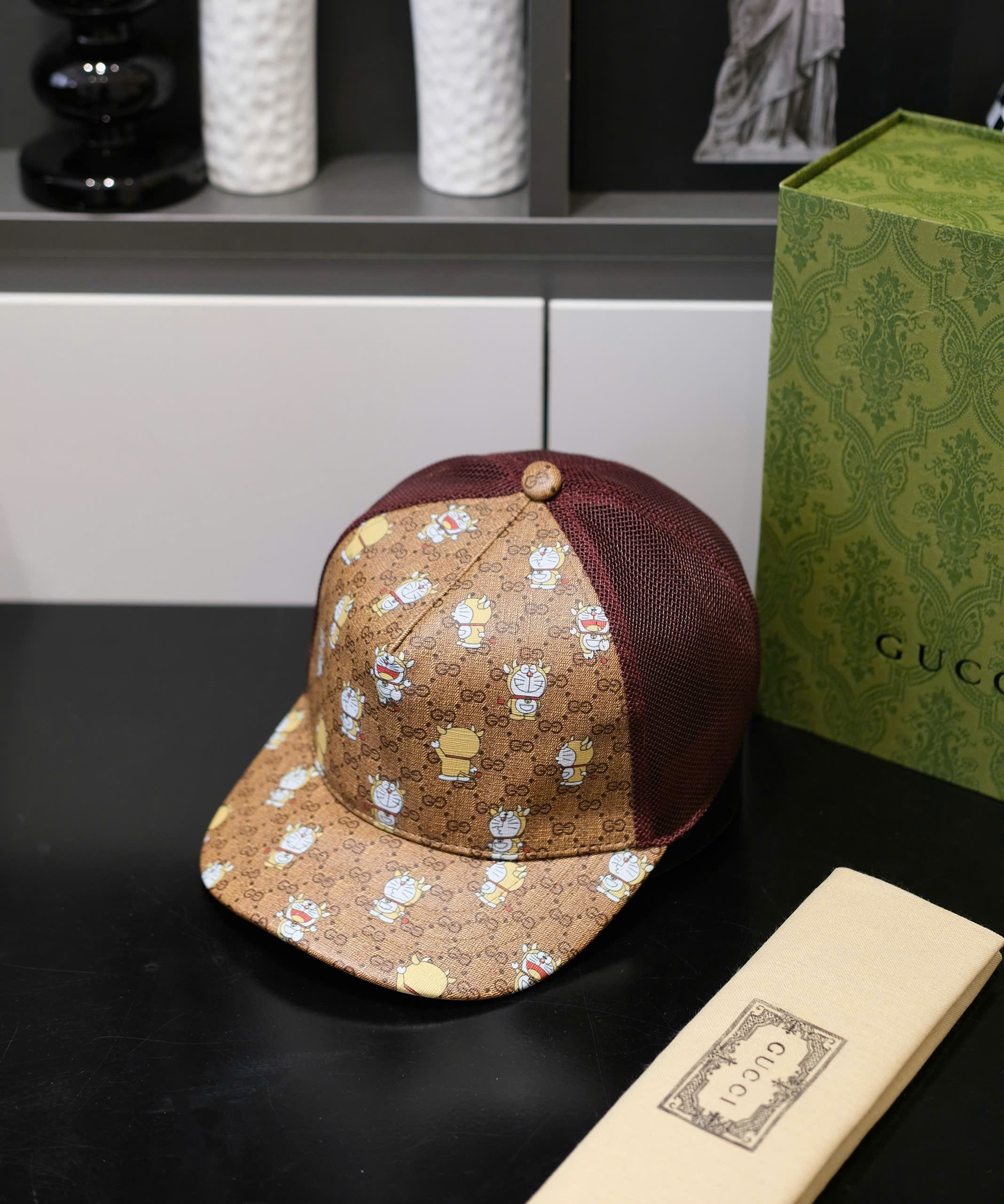 Mũ lưỡi trai, nón kết Gucci GC Nâu họa tiết logo Doraemon phối lưới Đỏ Like Auth fullbox DDT