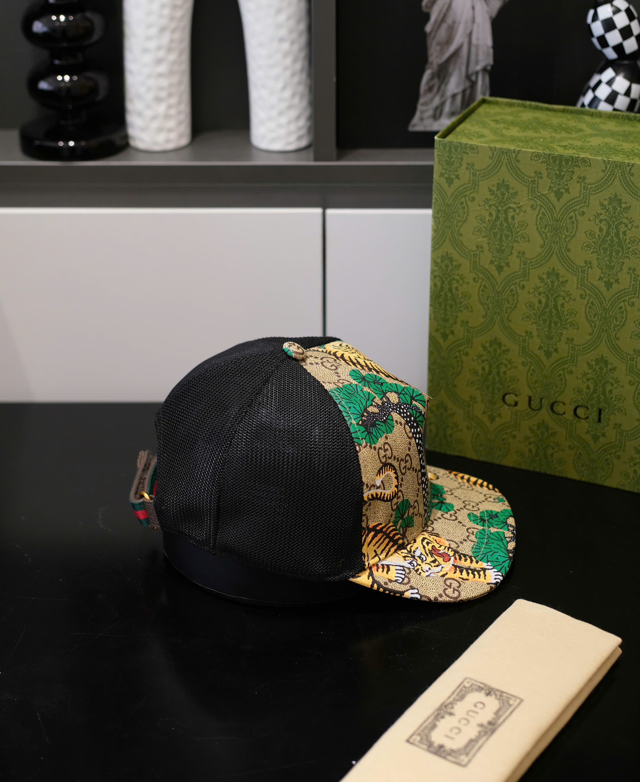 Mũ lưỡi trai, nón kết Gucci GC Nâu họa tiết logo Hổ phối lưới Đen Like Auth fullbox DDT
