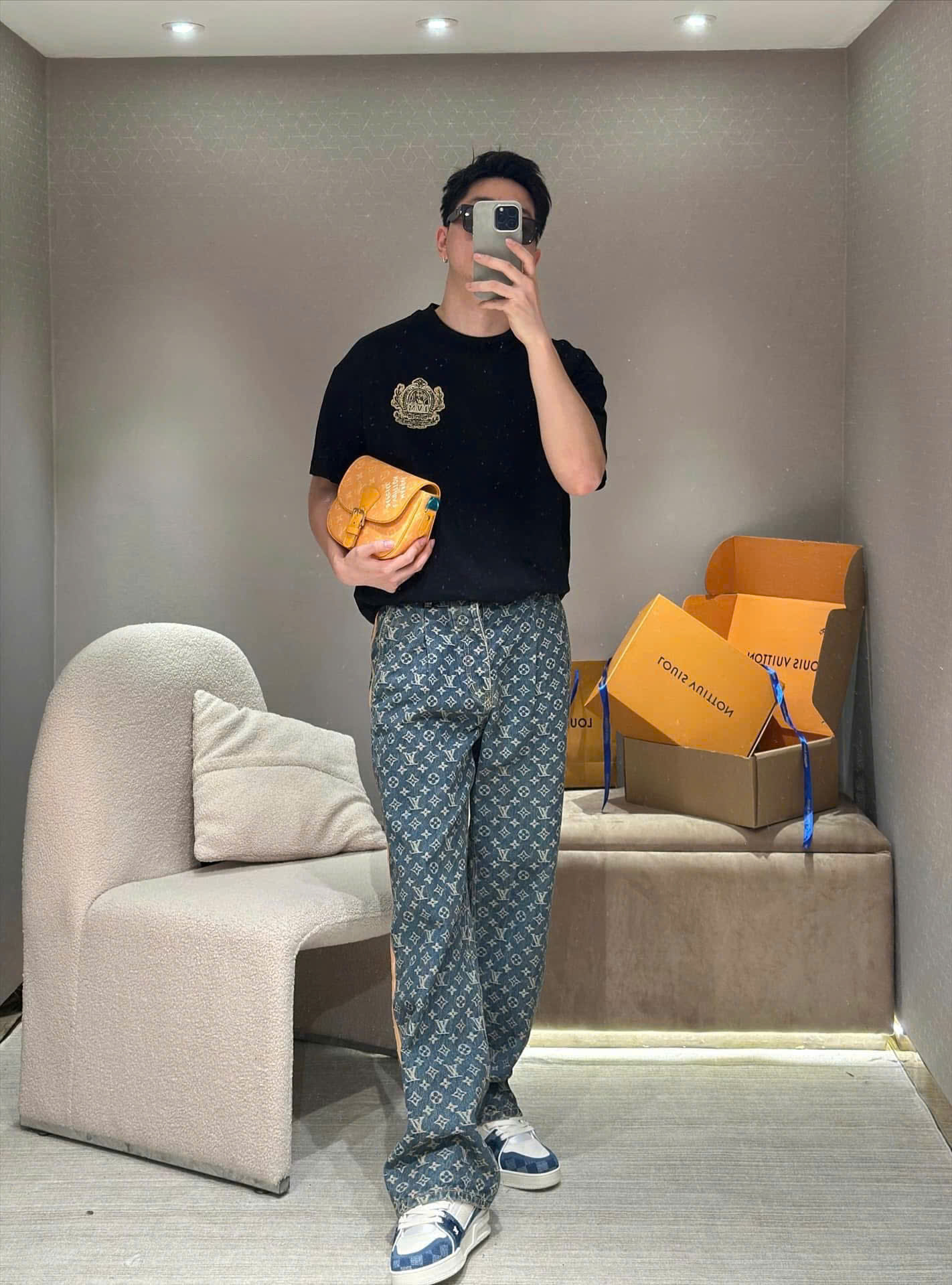 Túi đeo chéo Louis Vuitton LV Vàng họa tiết hoa vân size 20x17x7cm Like Auth on web fullbox bill thẻ PLD