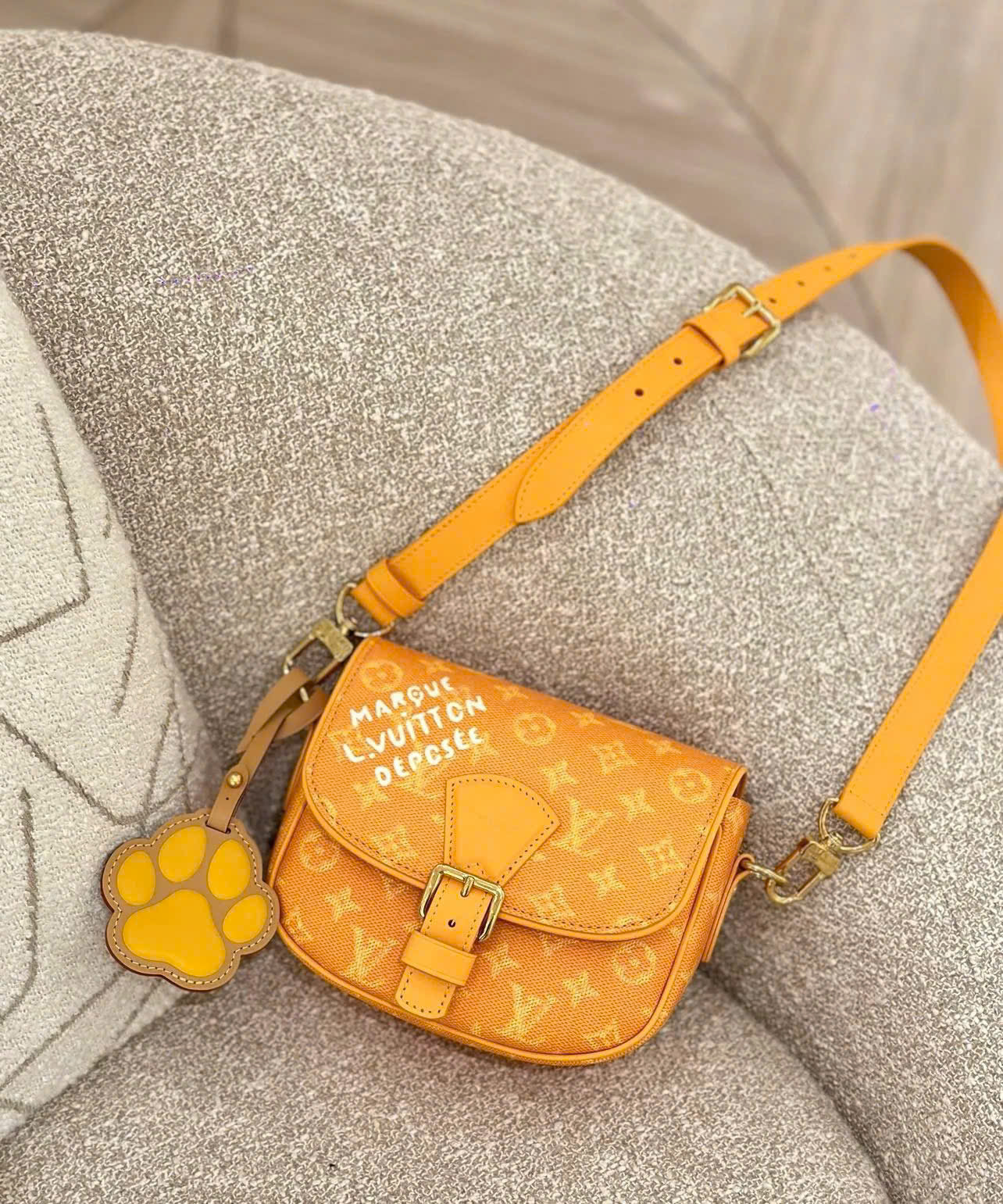 Túi đeo chéo Louis Vuitton LV Vàng họa tiết hoa vân size 20x17x7cm Like Auth on web fullbox bill thẻ PLD