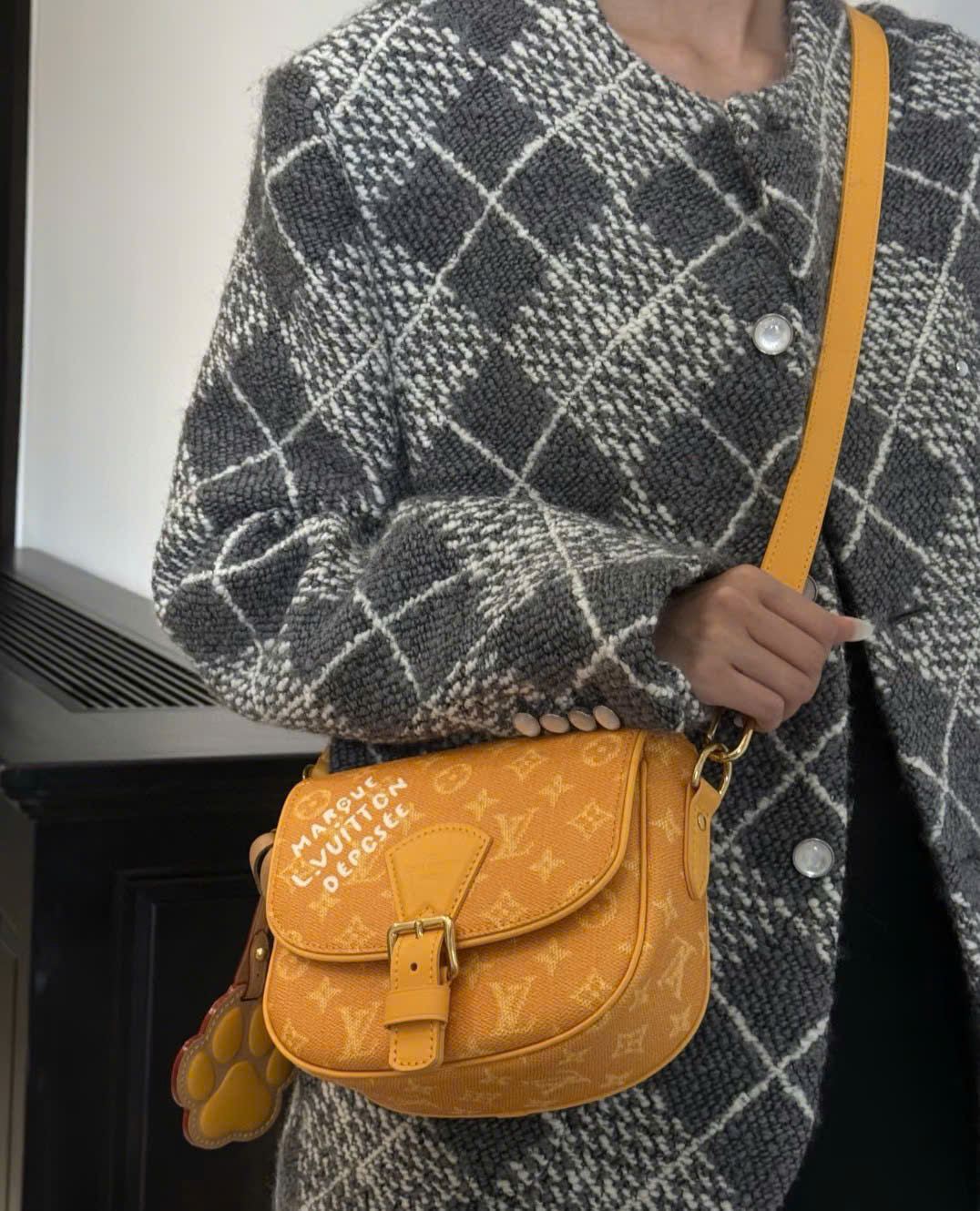 Túi đeo chéo Louis Vuitton LV Vàng họa tiết hoa vân size 20x17x7cm Like Auth on web fullbox bill thẻ PLD