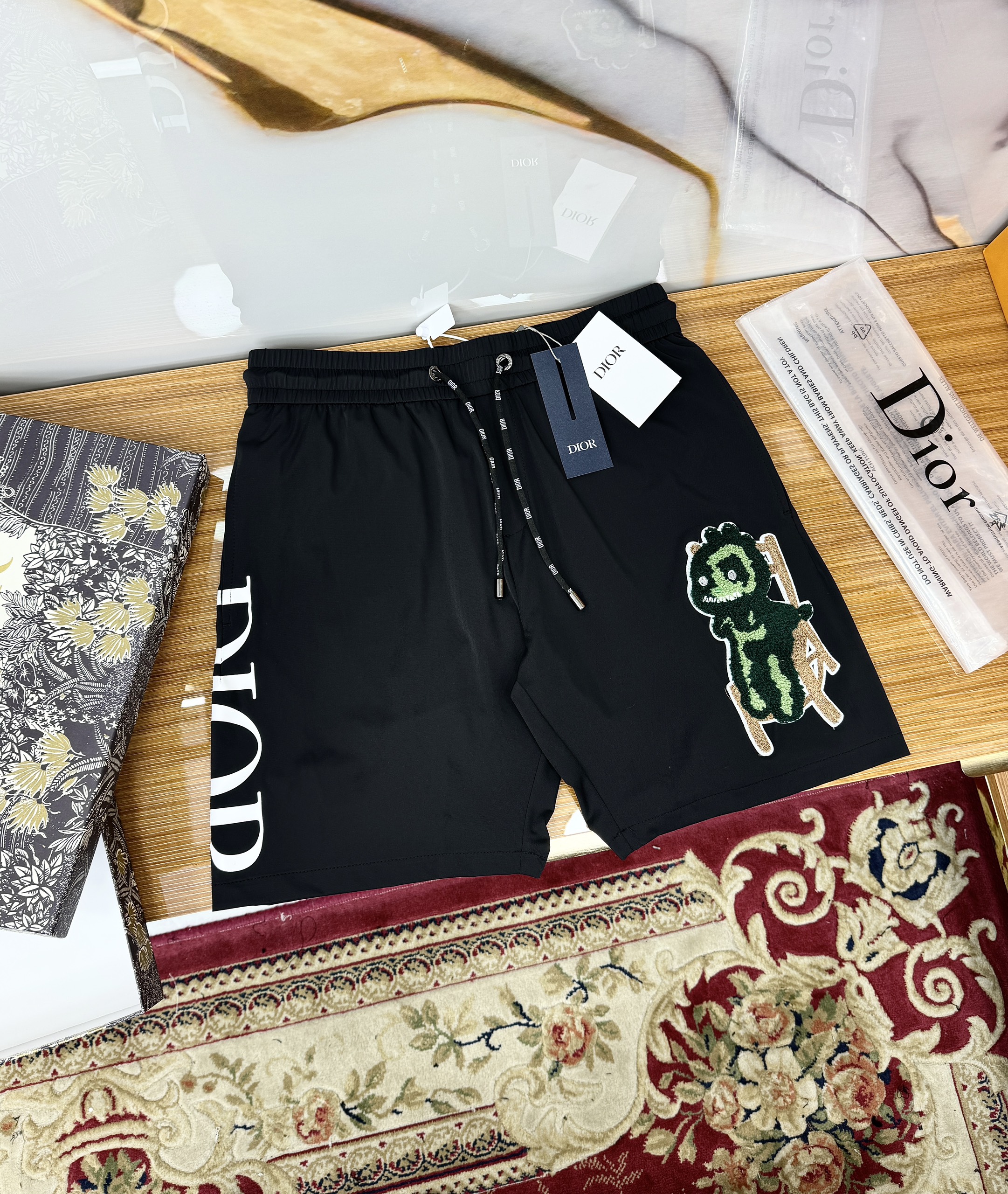 Quần short gió Dior CD Đen logo thêu xù Like Auth 1-1 on web CD