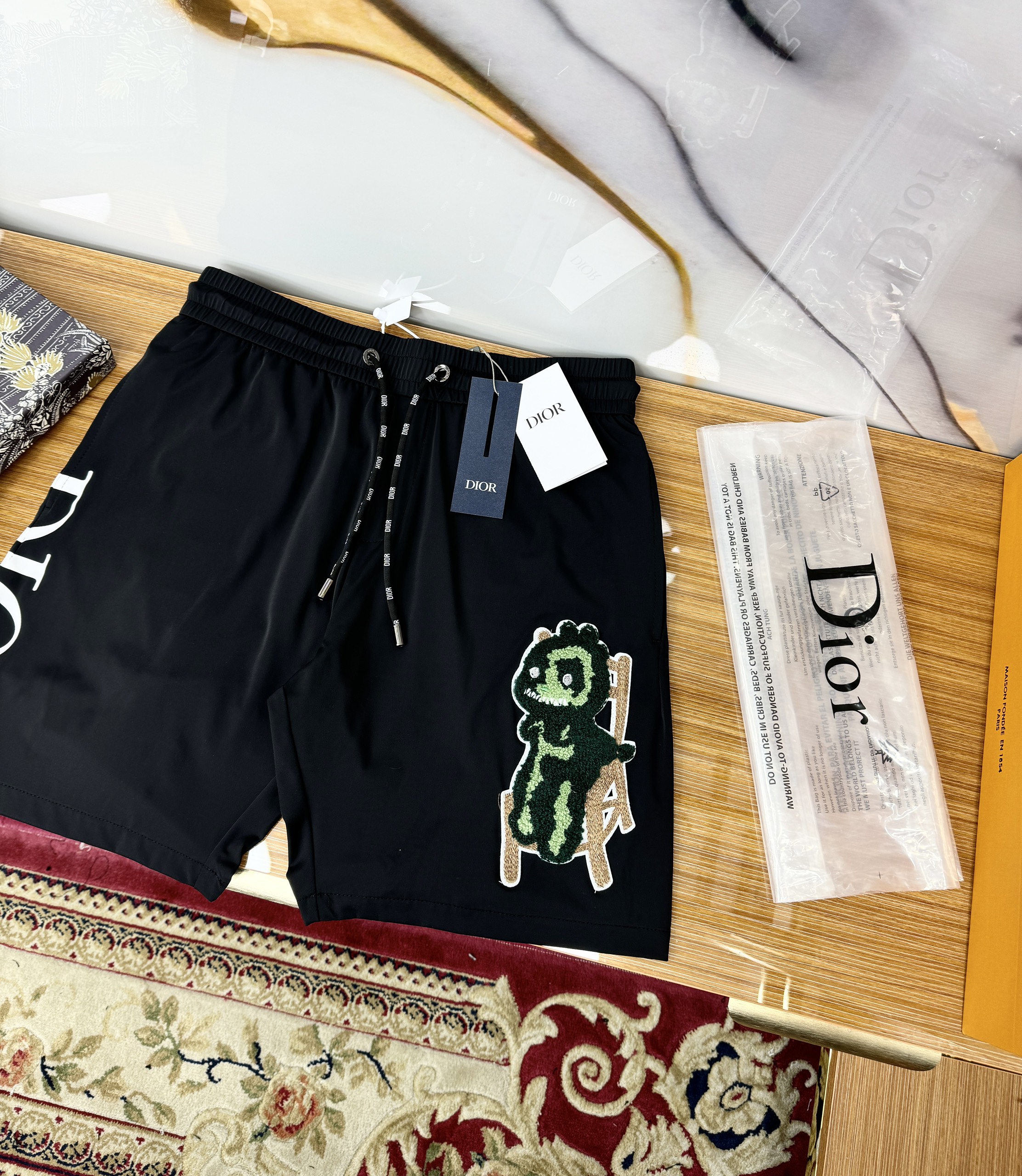 Quần short gió Dior CD Đen logo thêu xù Like Auth 1-1 on web CD