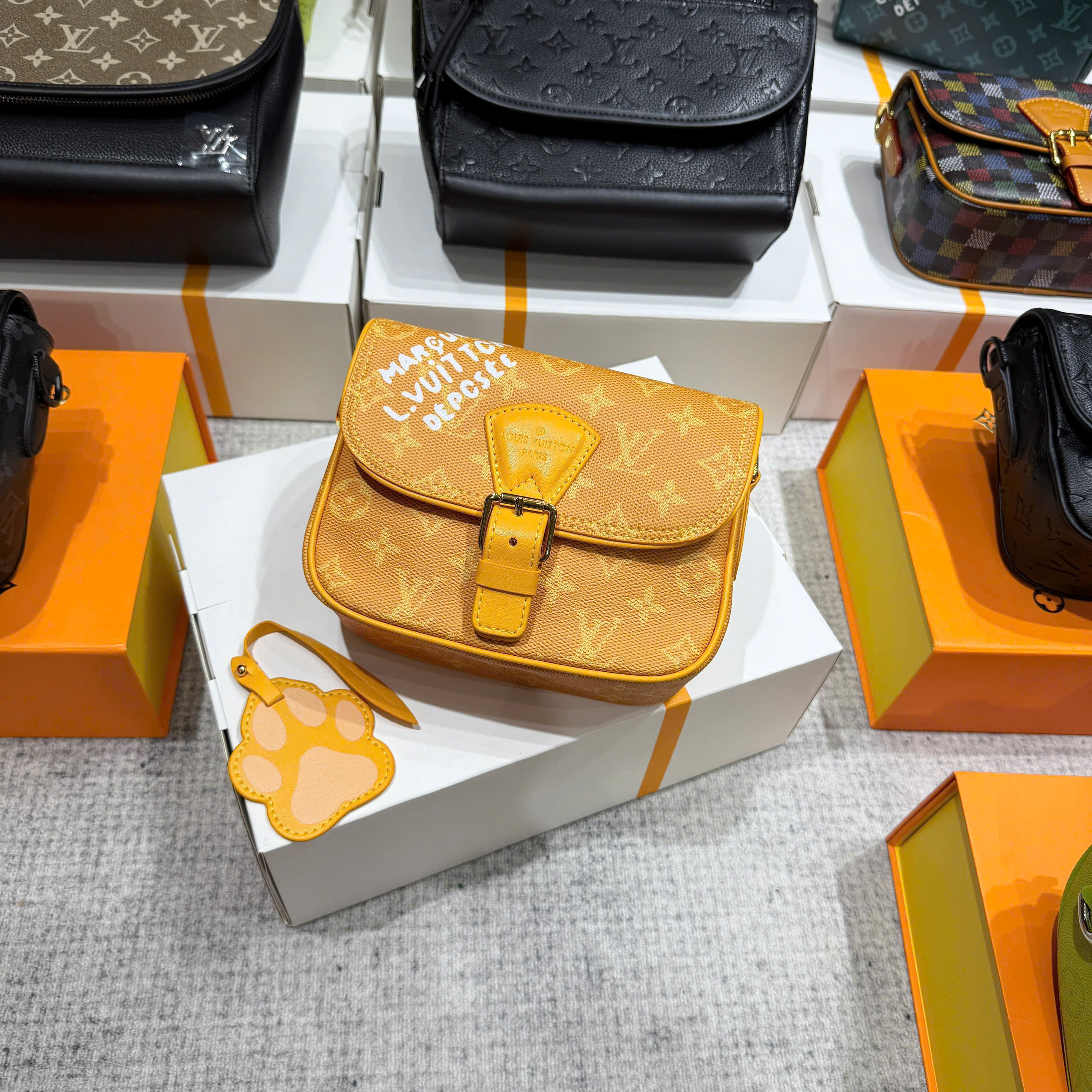 Túi đeo chéo Louis Vuitton LV các mẫu họa tiết hoa vân size 20x17x7cm Like Auth on web fullbox bill thẻ PLD
