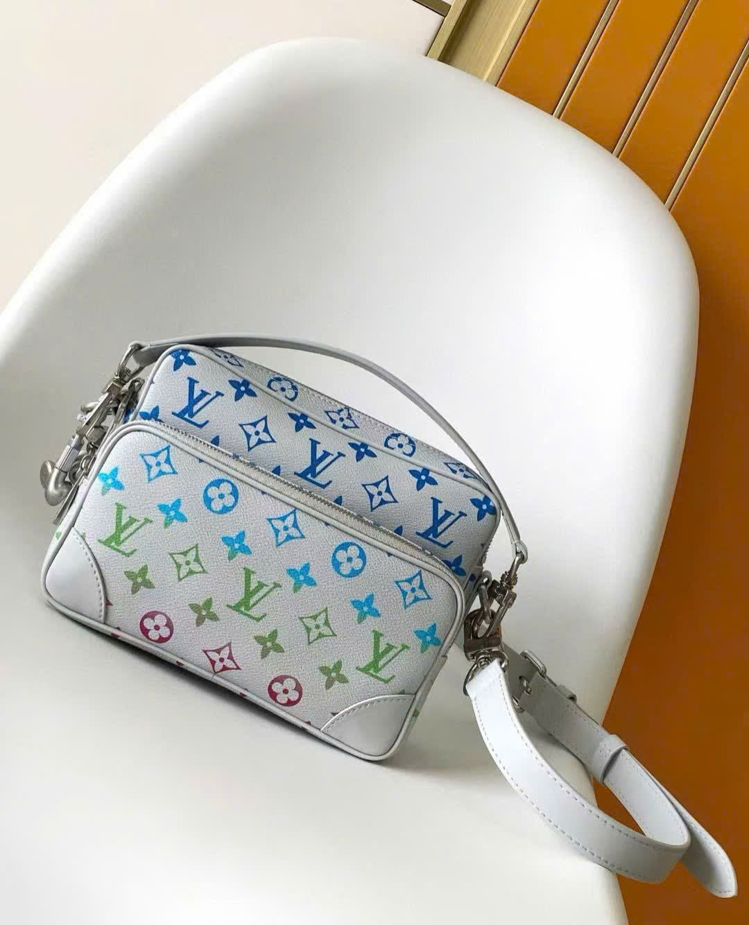 Túi đeo chéo Louis Vuitton LV Bạc họa tiết hoa vân logo loang màu size 25x17.5x11cm Like Auth on web fullbox bill thẻ PLD