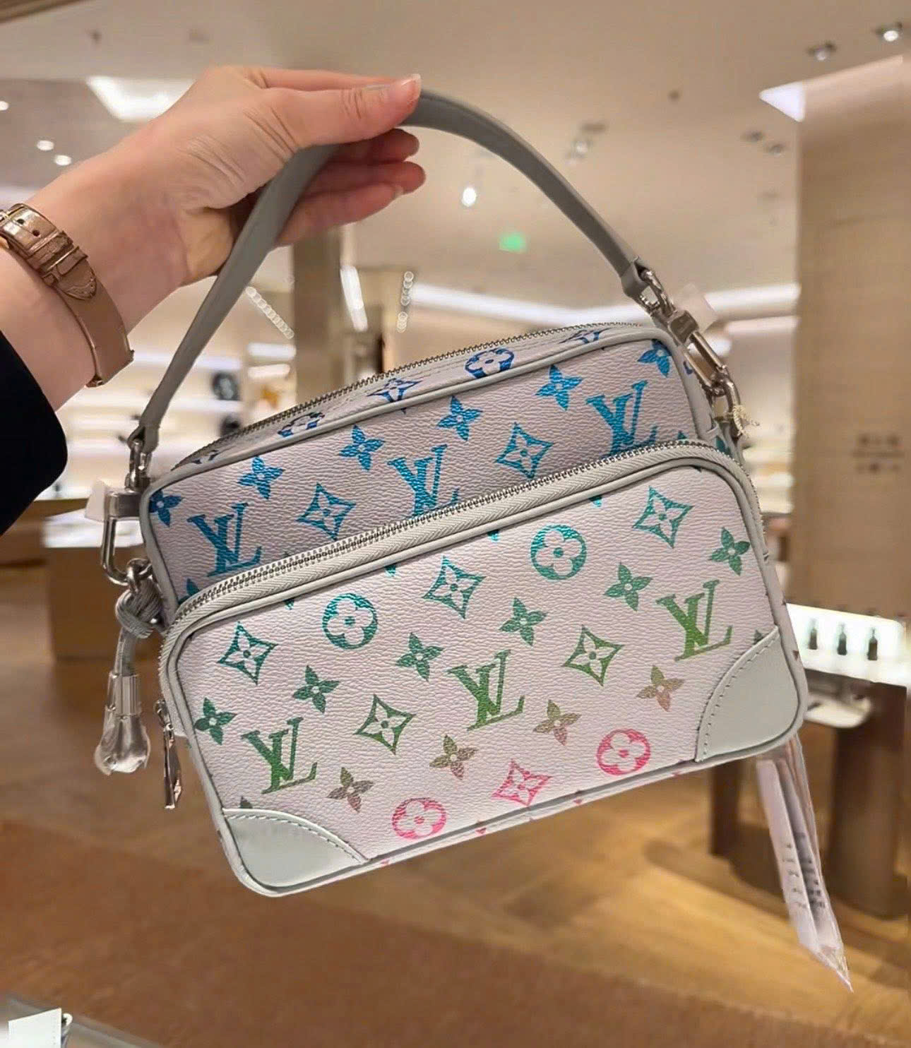 Túi đeo chéo Louis Vuitton LV Bạc họa tiết hoa vân logo loang màu size 25x17.5x11cm Like Auth on web fullbox bill thẻ PLD