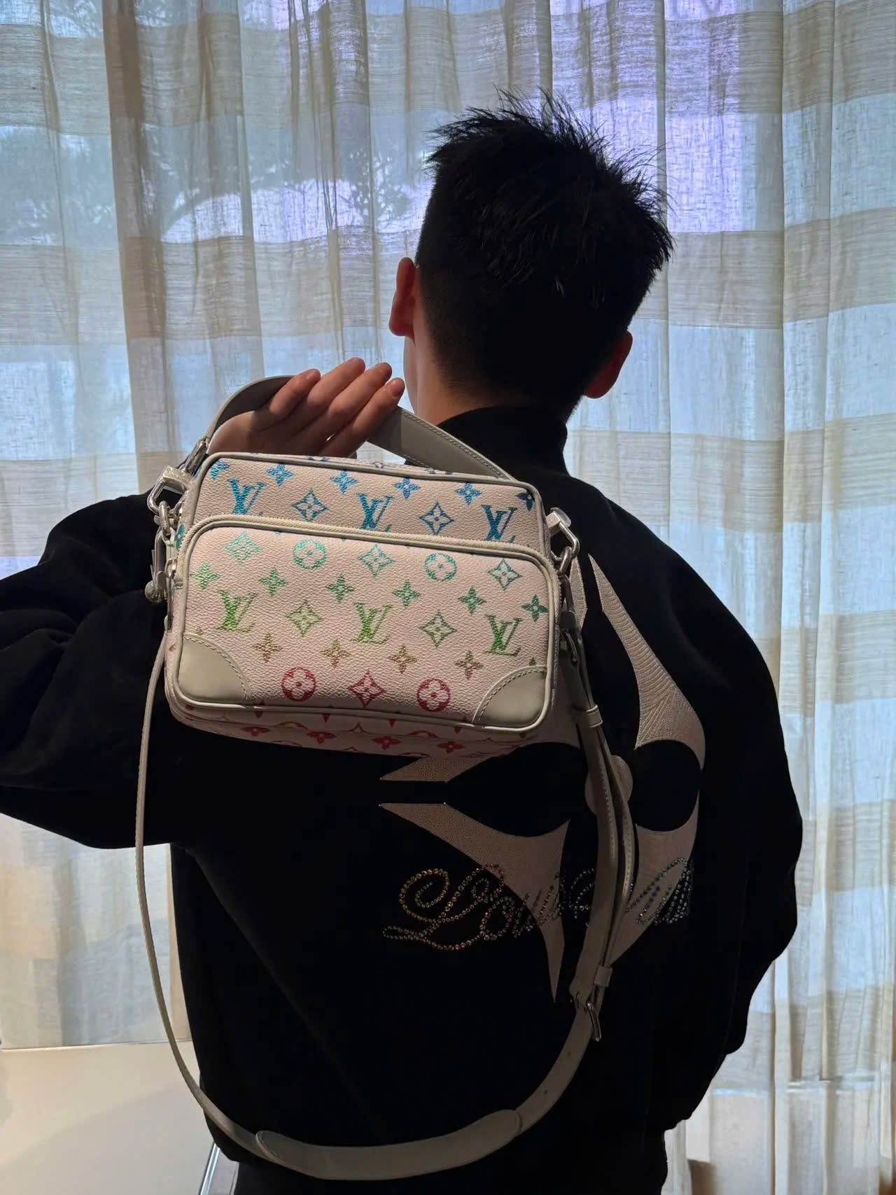Túi đeo chéo Louis Vuitton LV Bạc họa tiết hoa vân logo loang màu size 25x17.5x11cm Like Auth on web fullbox bill thẻ PLD