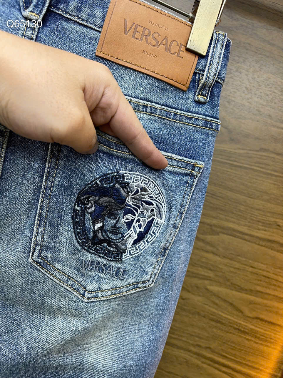 Quần Jean Versace VS Xanh logo thêu túi sau Like Auth on web LK