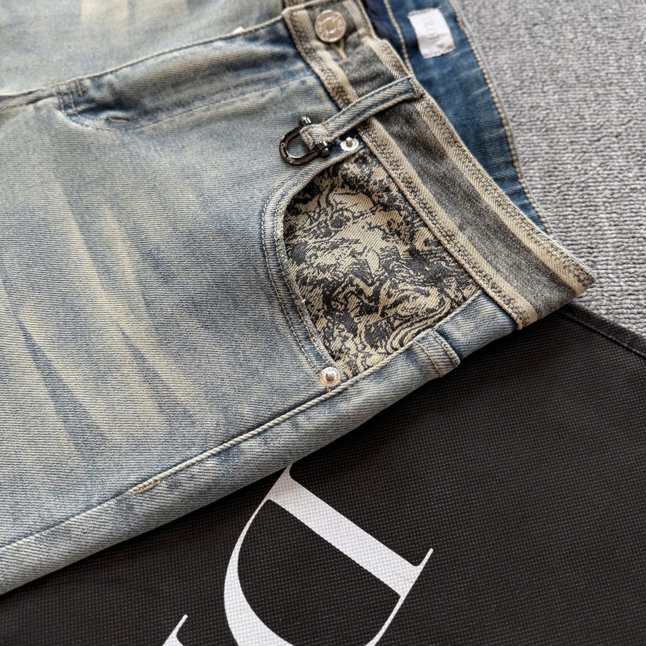 Quần Jean Dior CD Xanh bạc họa tiết kẻ sọc cạp túi Like Auth on web LK