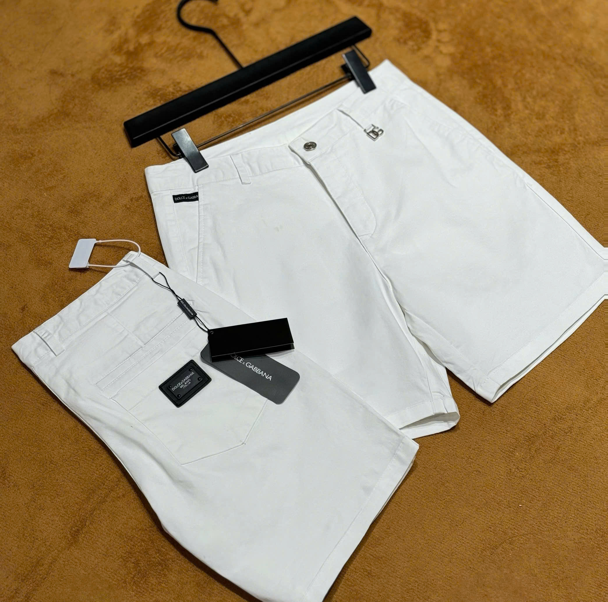 Quần short kaki Dolce Gabbana DG Trắng trơn Like Auth 1-1 on web DDT