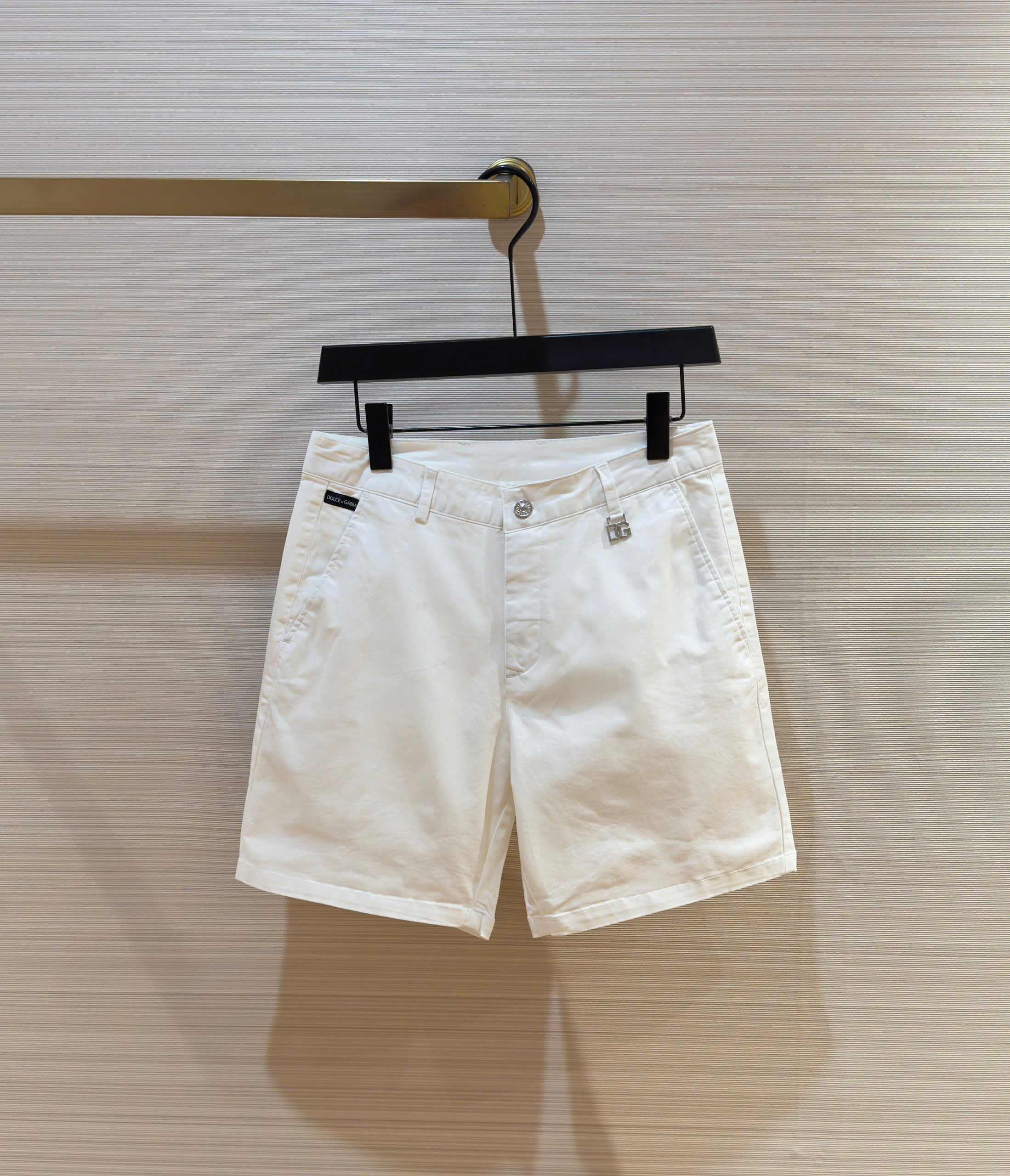 Quần short kaki Dolce Gabbana DG Trắng trơn Like Auth 1-1 on web DDT