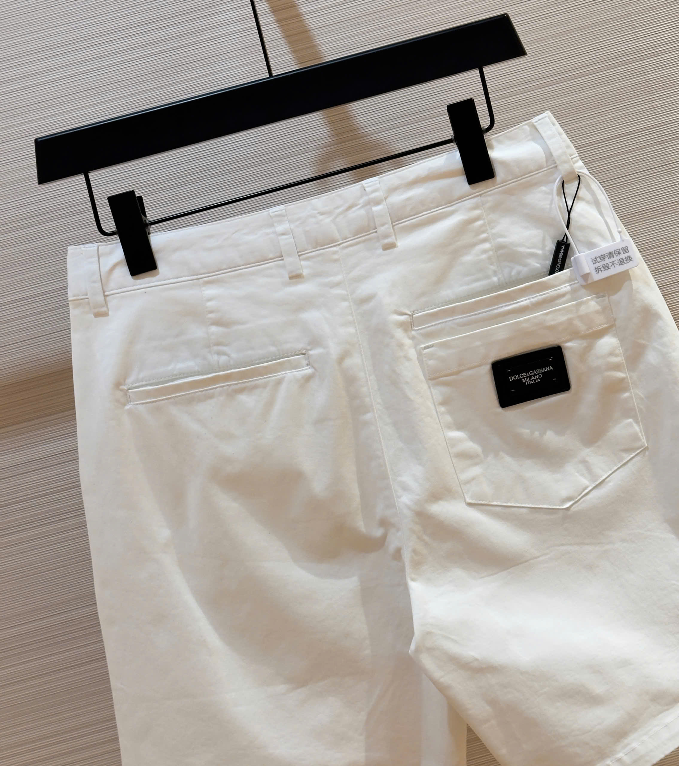 Quần short kaki Dolce Gabbana DG Trắng trơn Like Auth 1-1 on web DDT