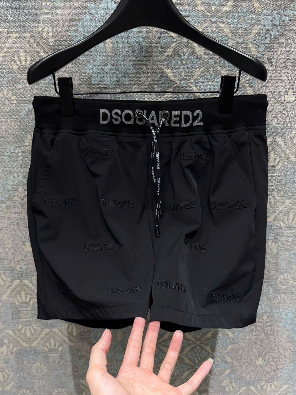 Quần short gió Dsquared2 DSQ2 Đen logo chữ thêu nổi full check cạp Like Auth 1-1 on web LK