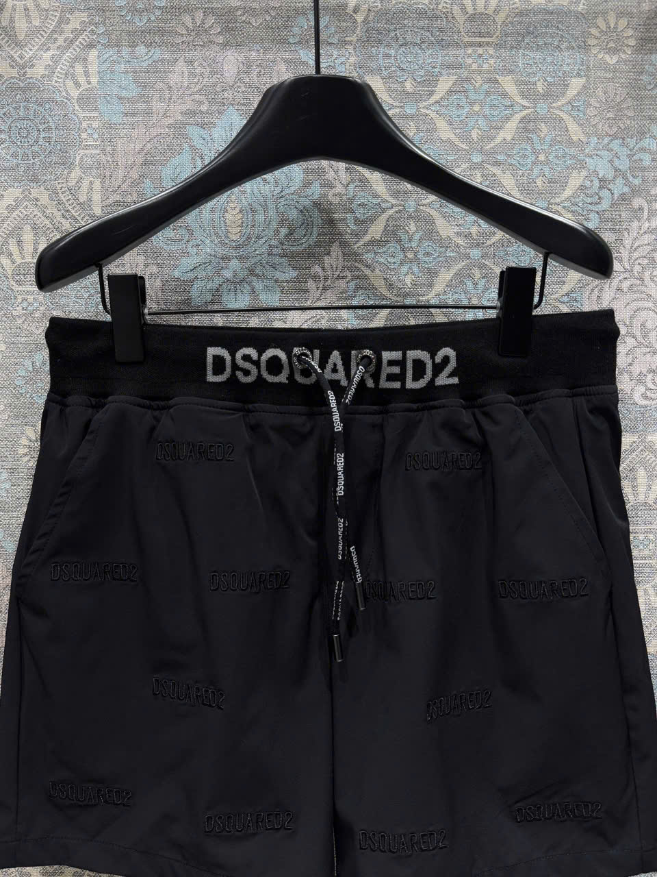 Quần short gió Dsquared2 DSQ2 Đen logo chữ thêu nổi full check cạp Like Auth 1-1 on web LK