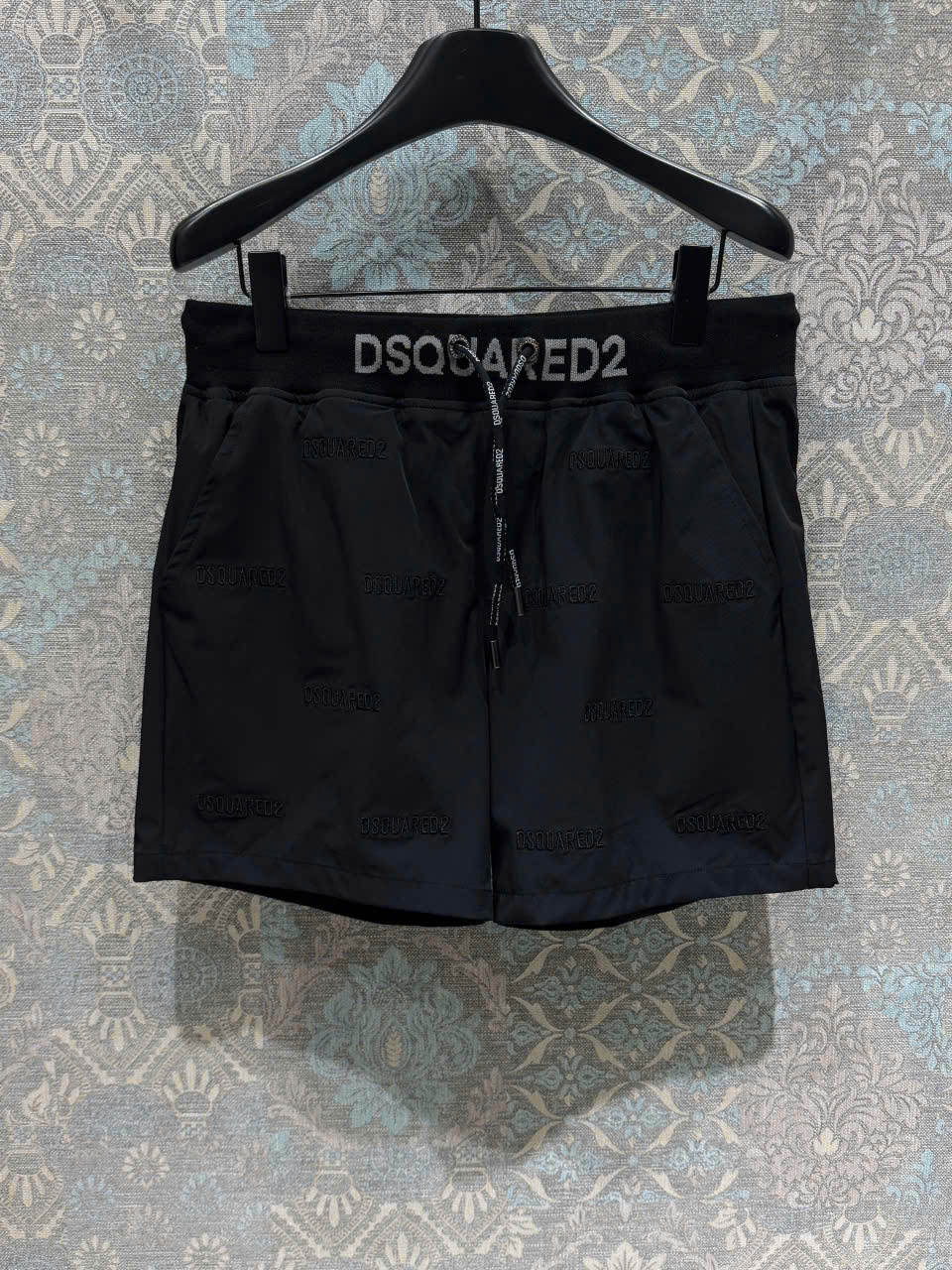 Quần short gió Dsquared2 DSQ2 Đen logo chữ thêu nổi full check cạp Like Auth 1-1 on web LK