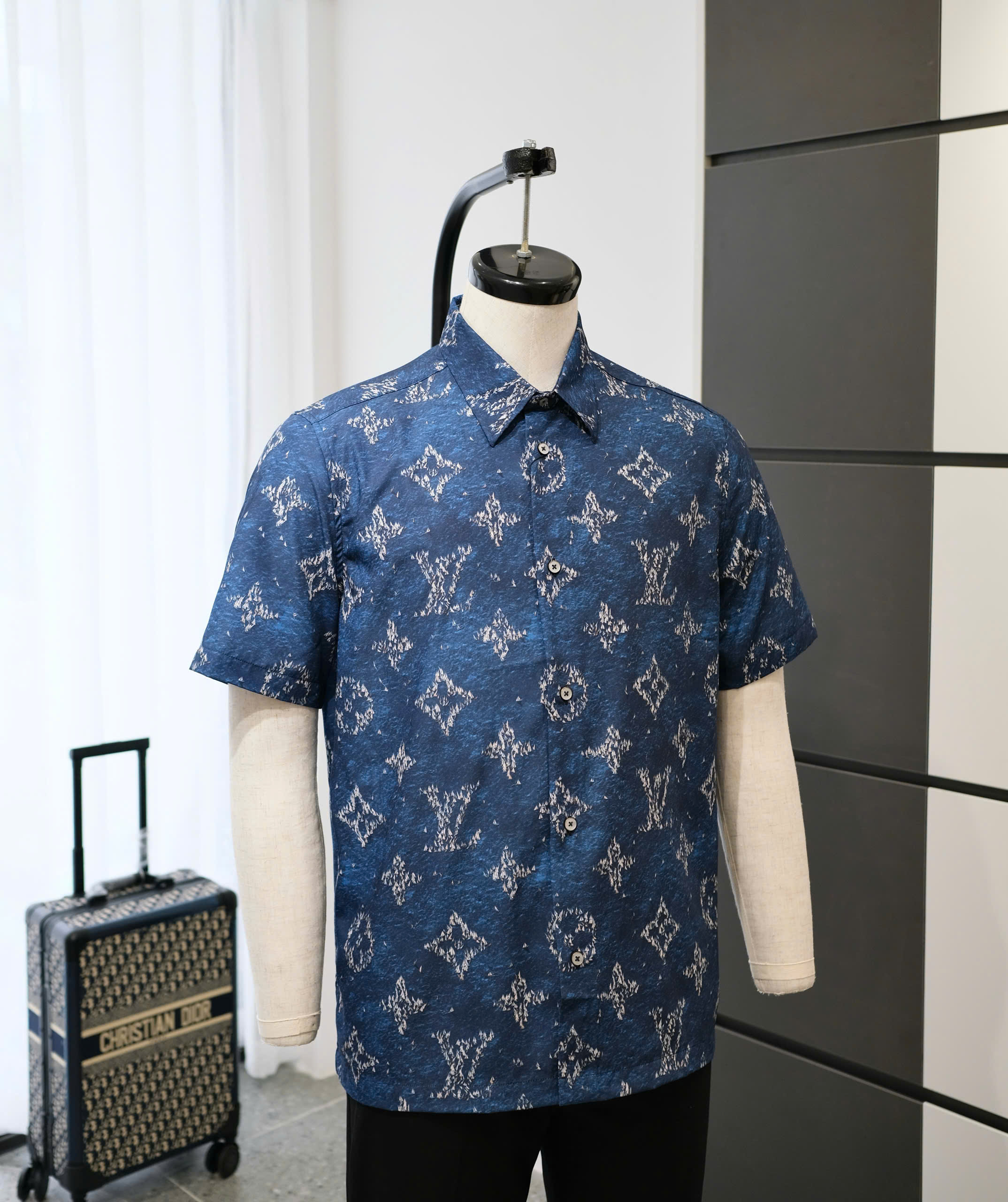 Áo sơ mi cộc tay Louis Vuitton LV Xanh than họa tiết hoa vân con thuyền Like Auth on web DDT VTN
