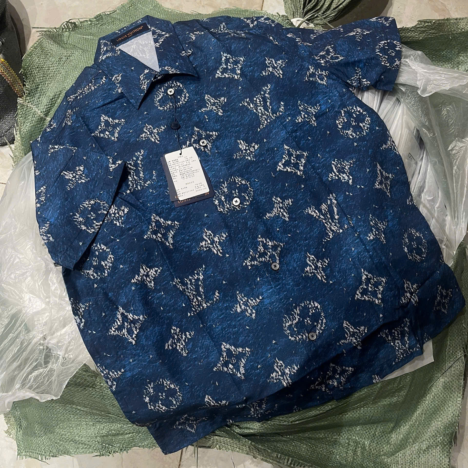Áo sơ mi cộc tay Louis Vuitton LV Xanh than họa tiết hoa vân con thuyền Like Auth on web DDT VTN