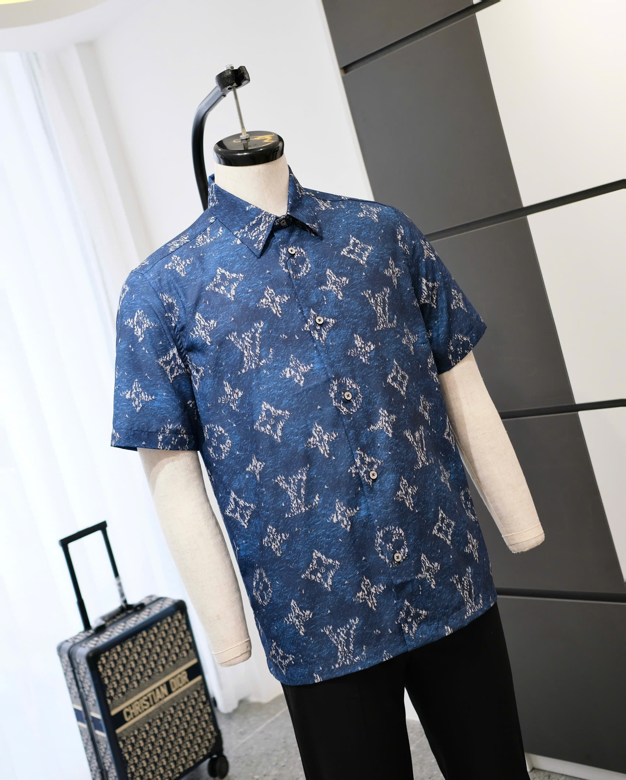 Áo sơ mi cộc tay Louis Vuitton LV Xanh than họa tiết hoa vân con thuyền Like Auth on web DDT VTN