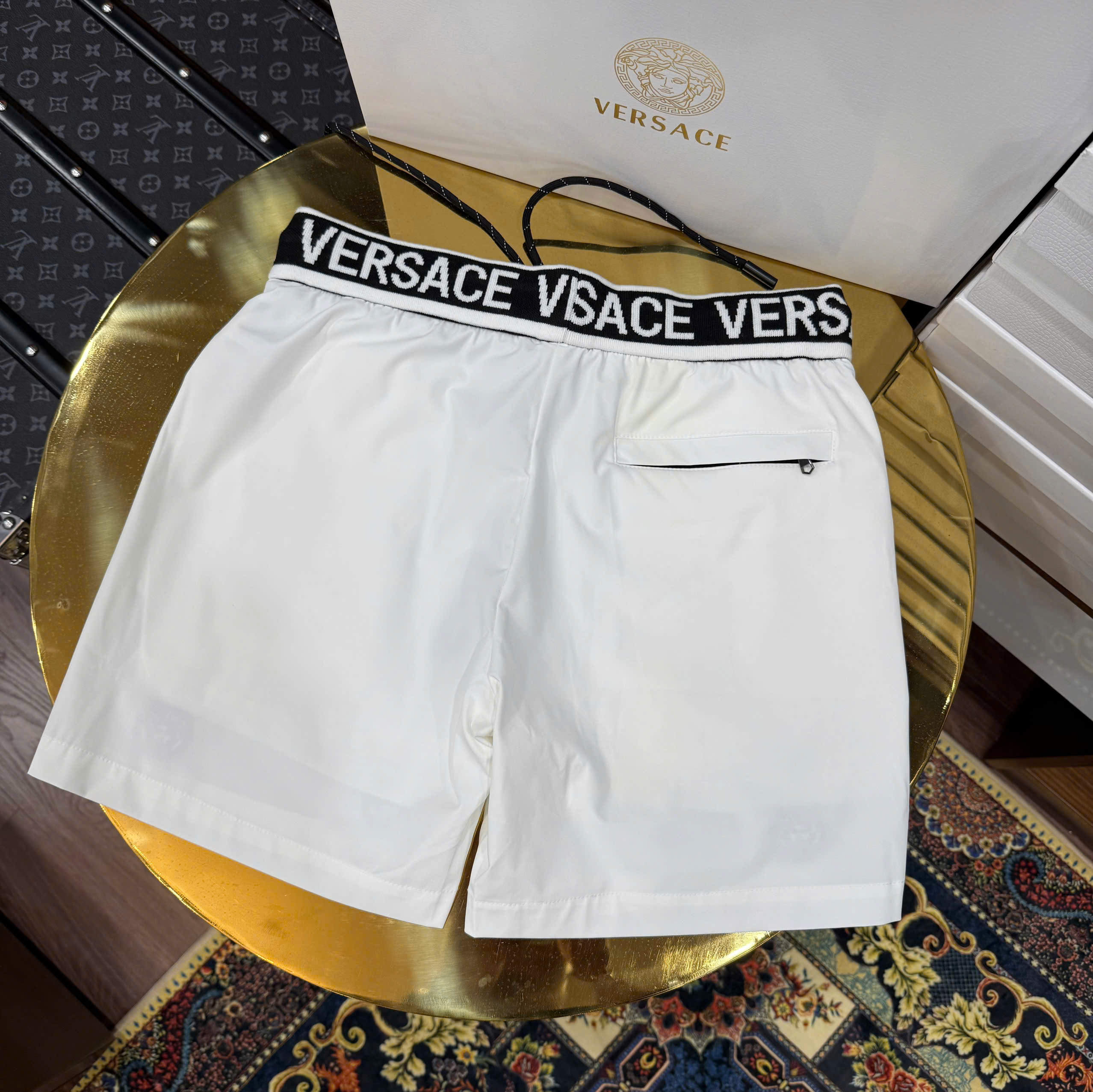 Quần short gió Versace VS họa tiết logo thêu full Like Auth 1-1 on web CD