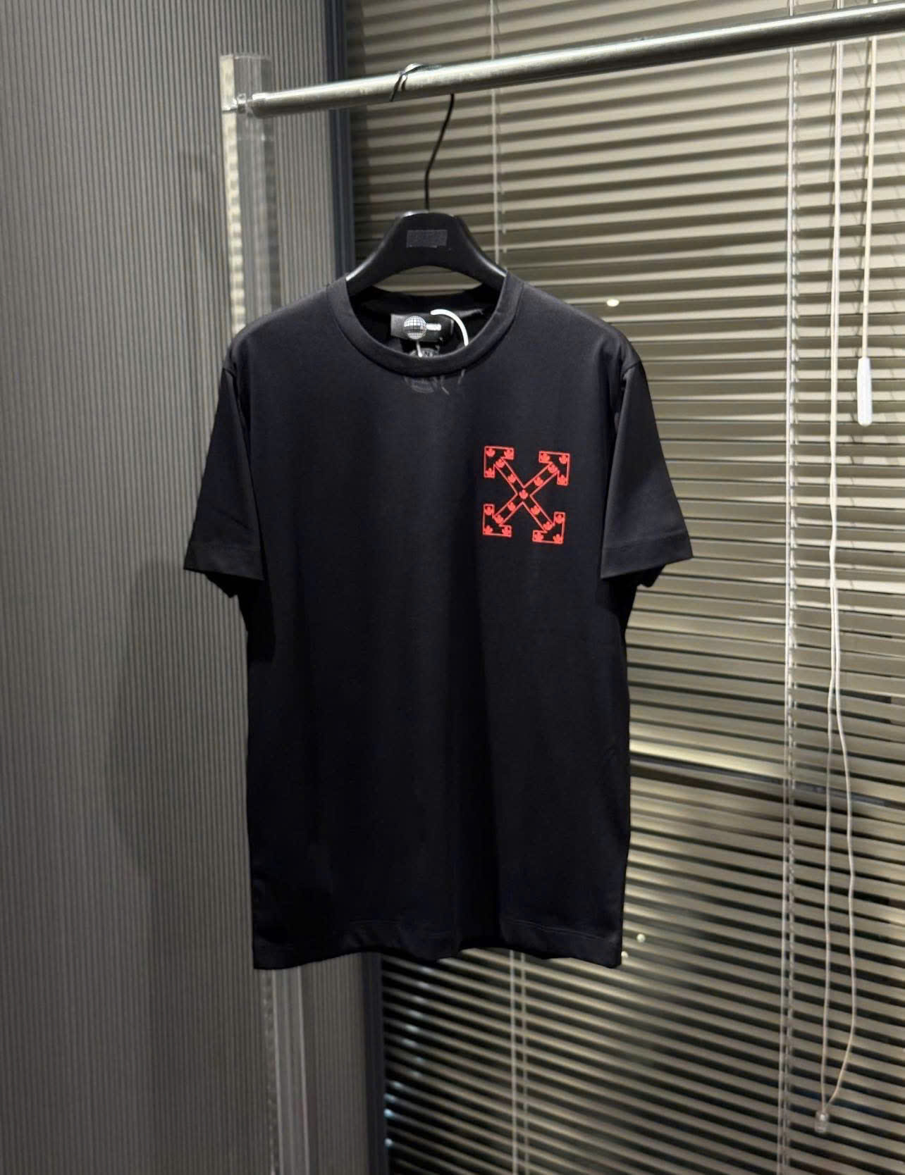 Áo phông T-shirt Dsquared2 DSQ2 họa tiết  logo chữ lá khung mũi tên lưng Like Auth on web NV