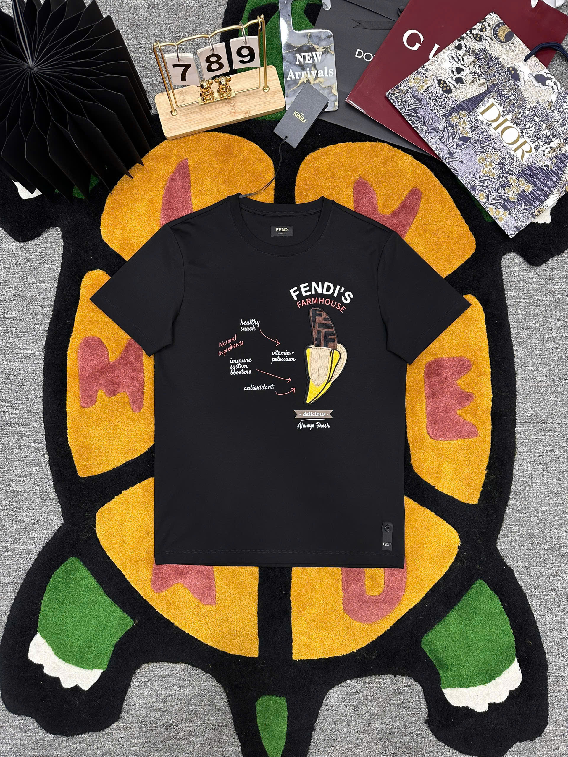 Áo phông T-shirt Fendi FF họa tiết chữ Chuối Like Auth on web