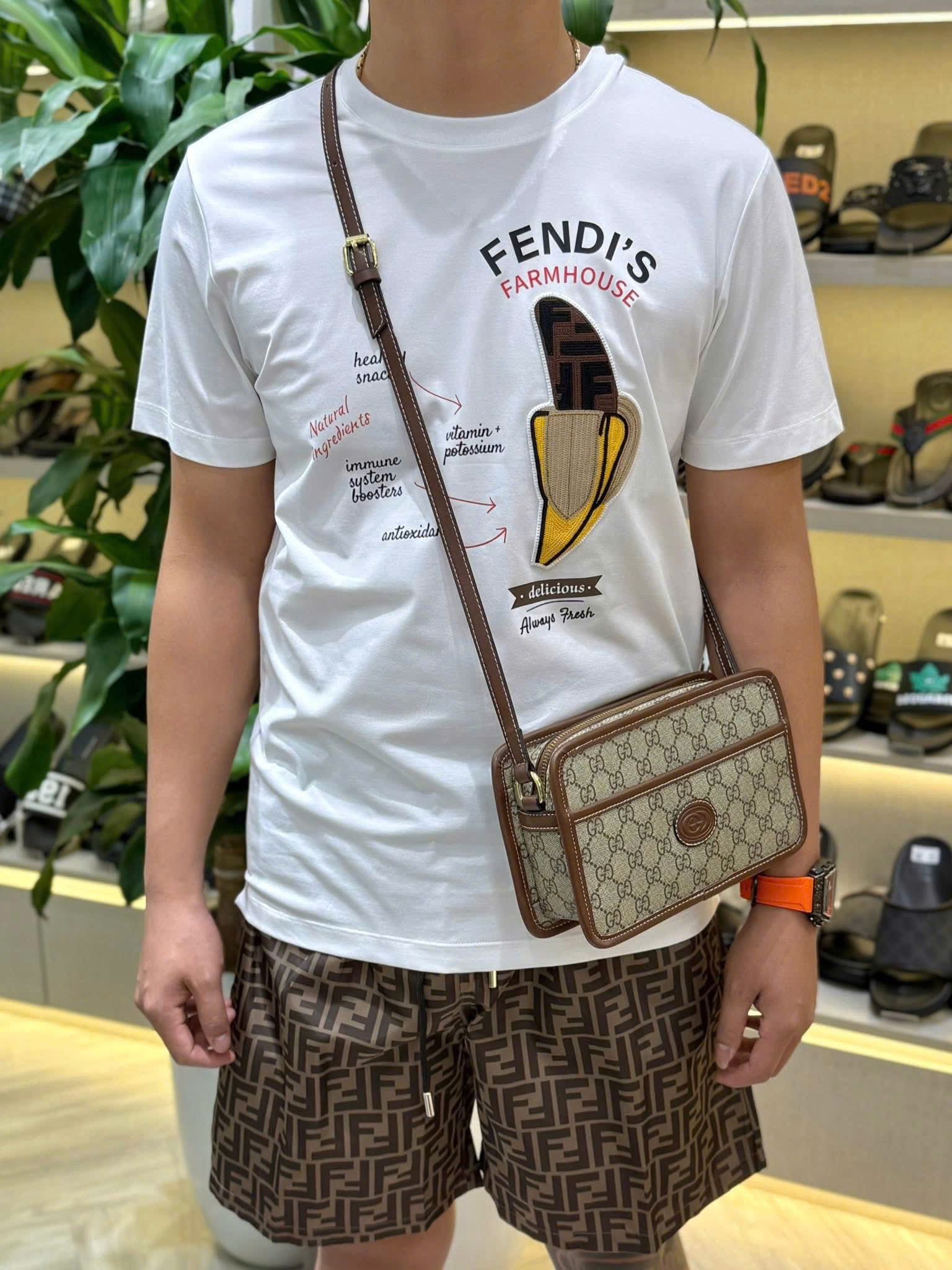 Áo phông T-shirt Fendi FF họa tiết chữ Chuối Like Auth on web