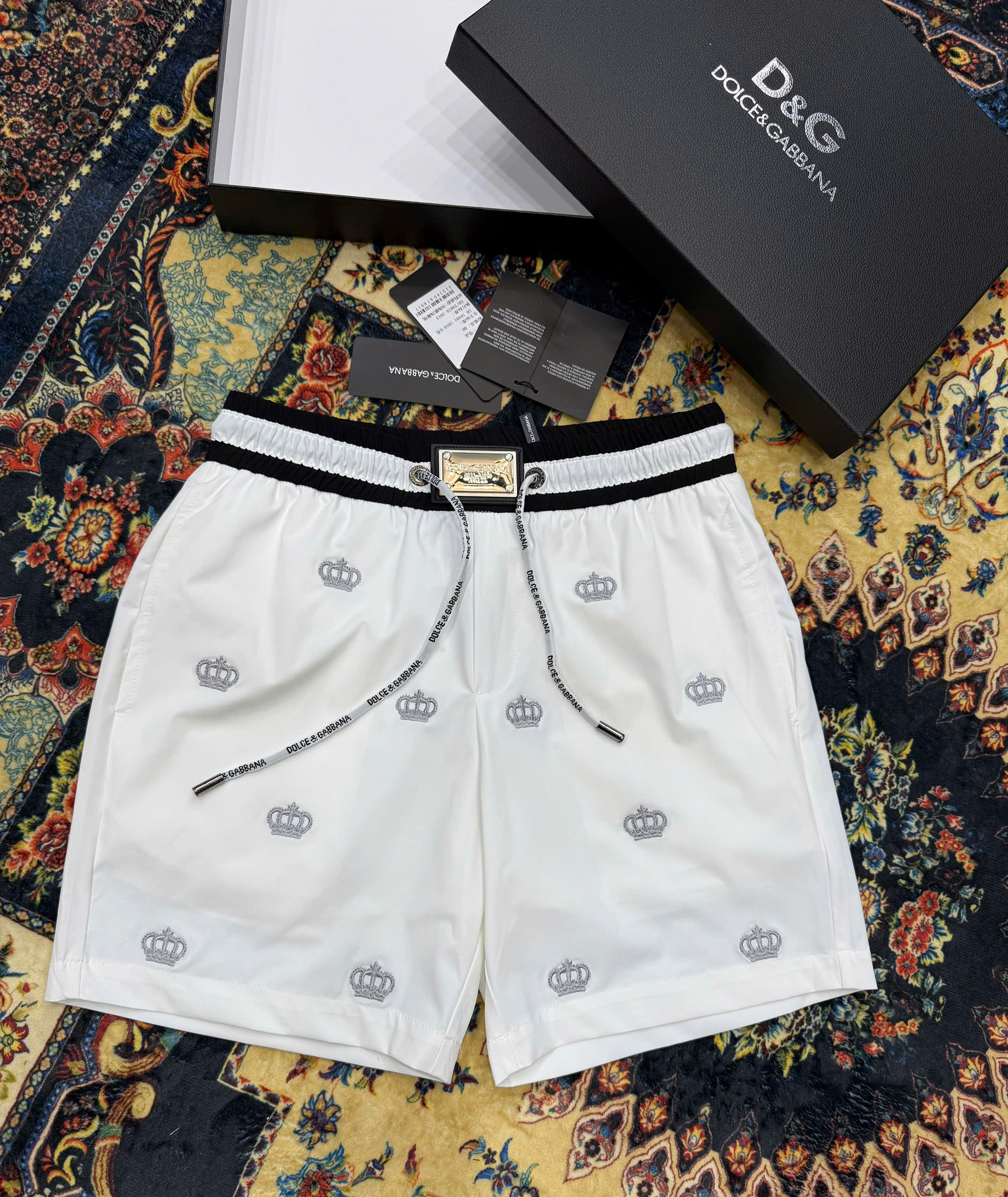 Quần short gió Dolce Gabbana DG họa tiết vương miện thêu Like Auth 1-1 on web CD MK