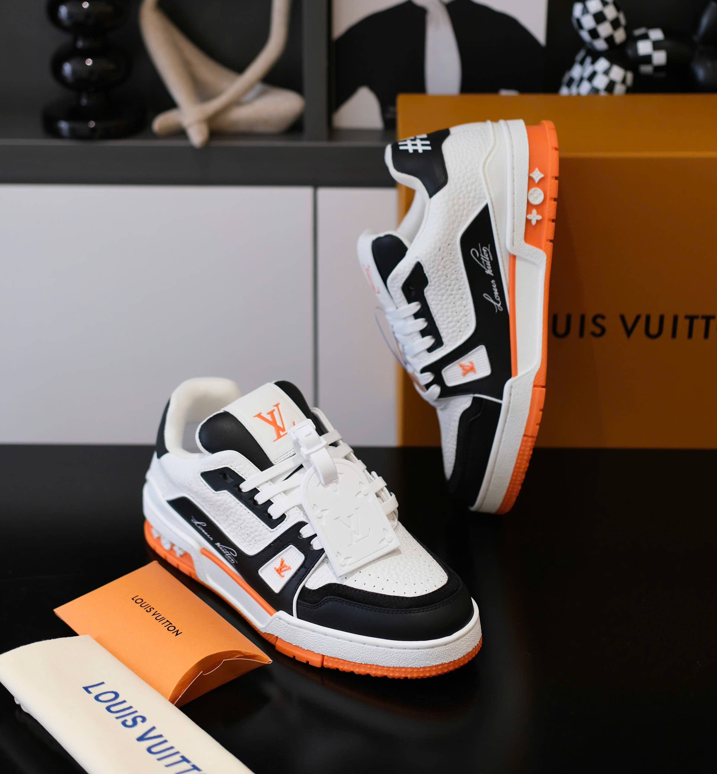 Giày sneaker Louis Vuitton LV 54 Đen phối Trắng đế Cam Like Auth Fullbox Phụ Kiện DDT