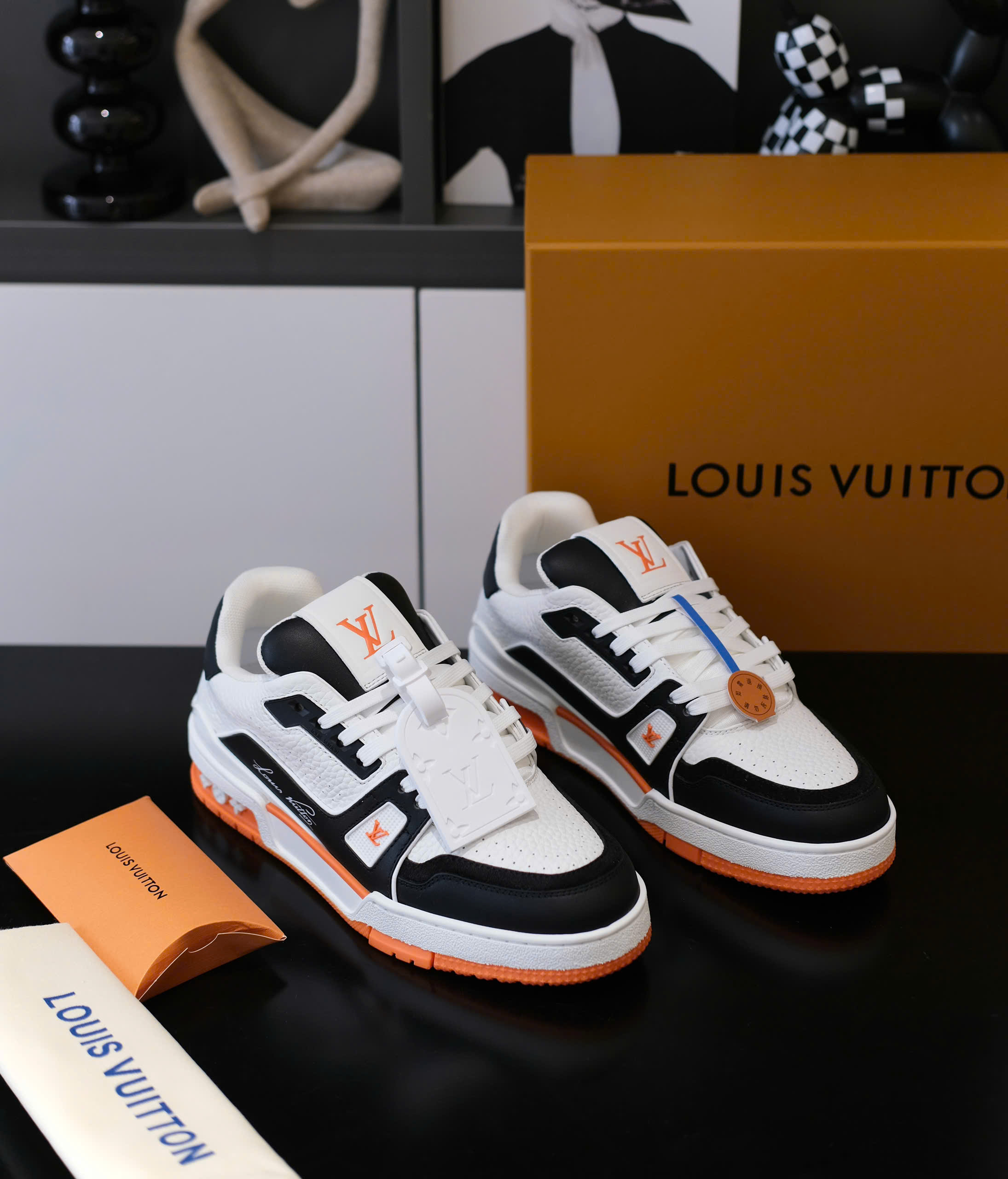 Giày sneaker Louis Vuitton LV 54 Đen phối Trắng đế Cam Like Auth Fullbox Phụ Kiện DDT