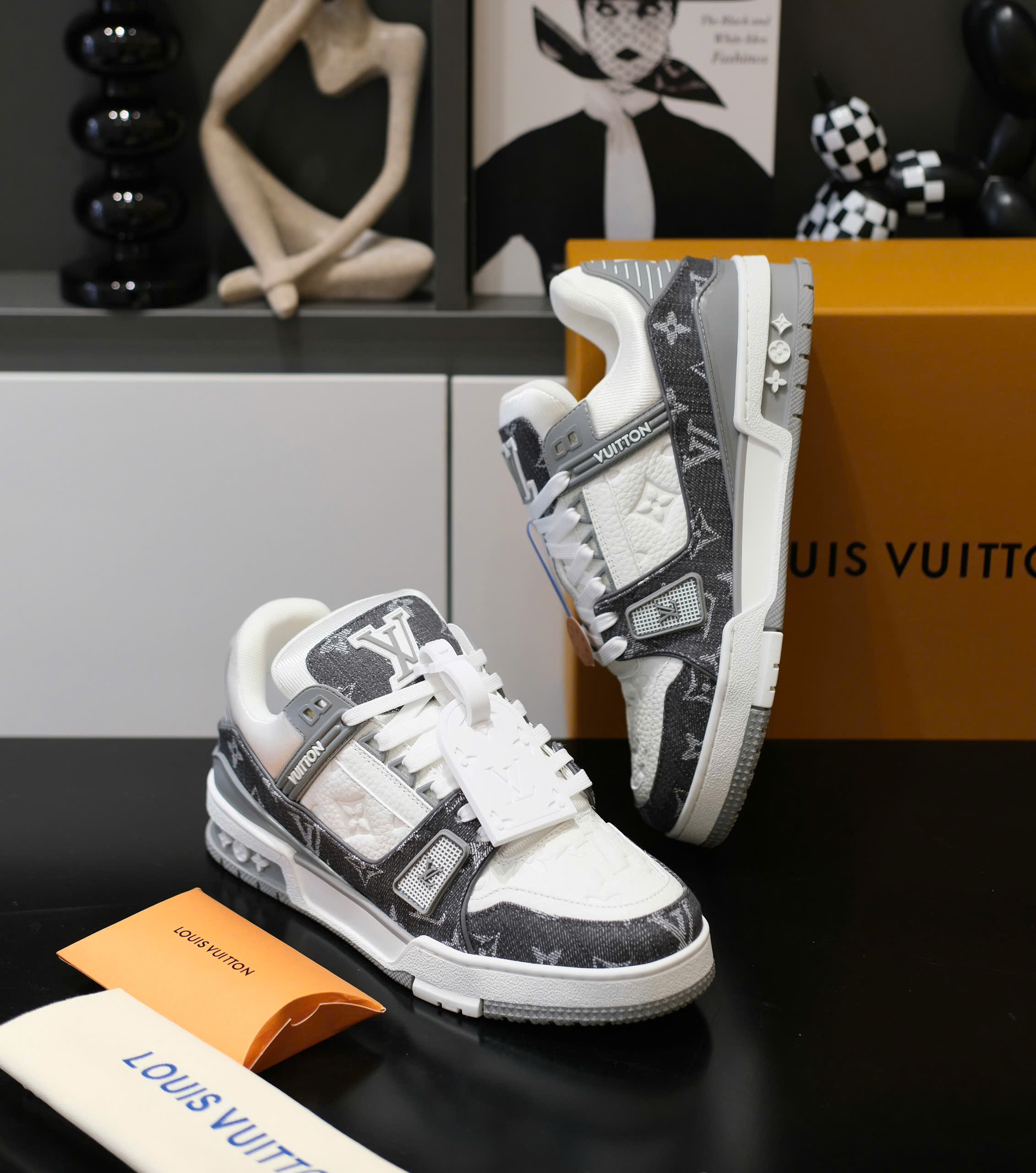 Giày sneaker Louis Vuitton LV Đen jean phối Trắng họa tiết hoa vân Like Auth Fullbox Phụ Kiện DDT