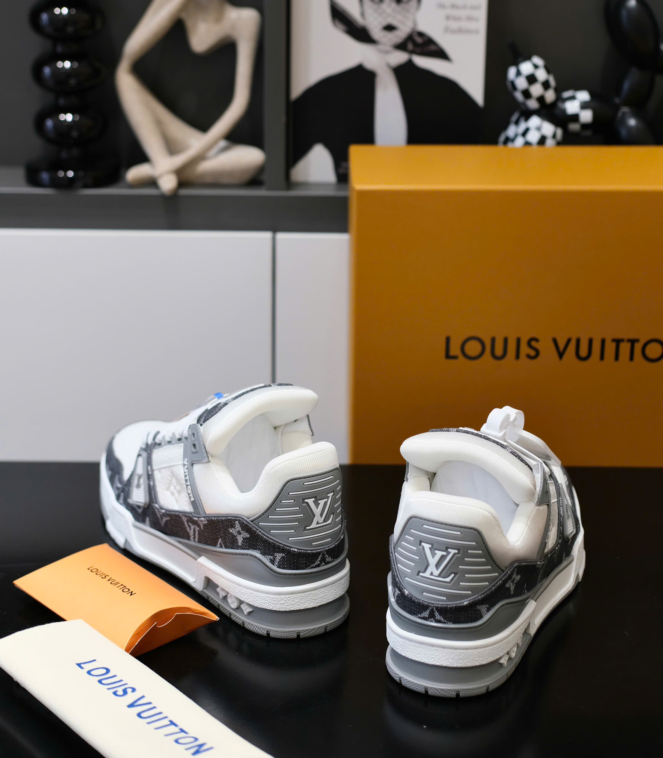 Giày sneaker Louis Vuitton LV Đen jean phối Trắng họa tiết hoa vân Like Auth Fullbox Phụ Kiện DDT