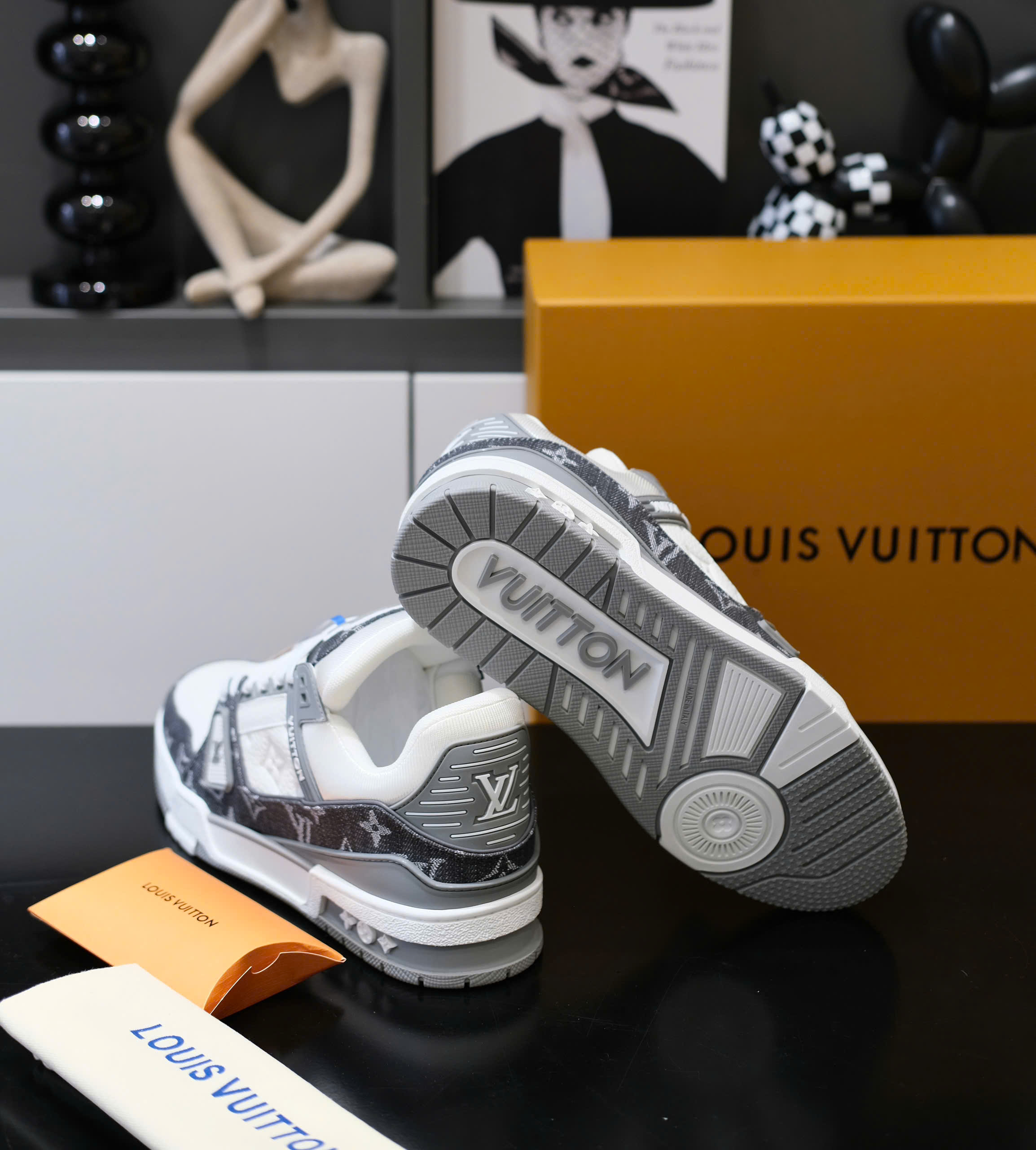 Giày sneaker Louis Vuitton LV Đen jean phối Trắng họa tiết hoa vân Like Auth Fullbox Phụ Kiện DDT