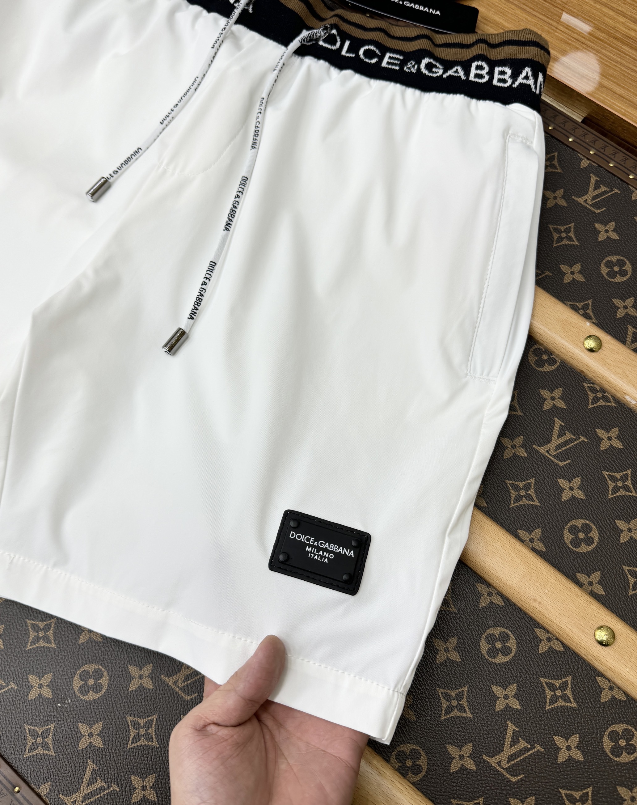 Quần short gió Dolce Gabbana DG logo tag vuông check cạp Like Auth 1-1 on web CD MK