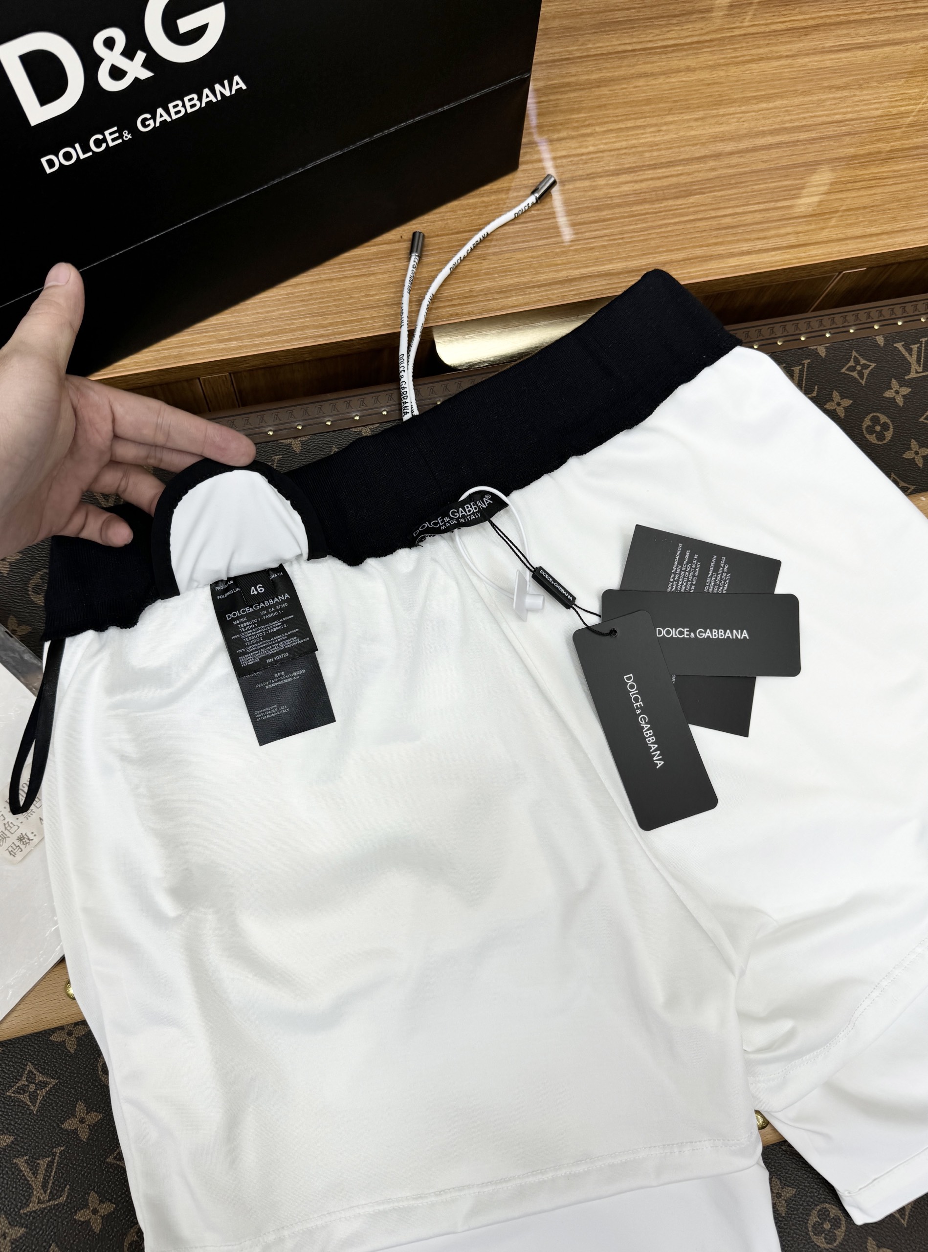 Quần short gió Dolce Gabbana DG logo tag vuông check cạp Like Auth 1-1 on web CD MK