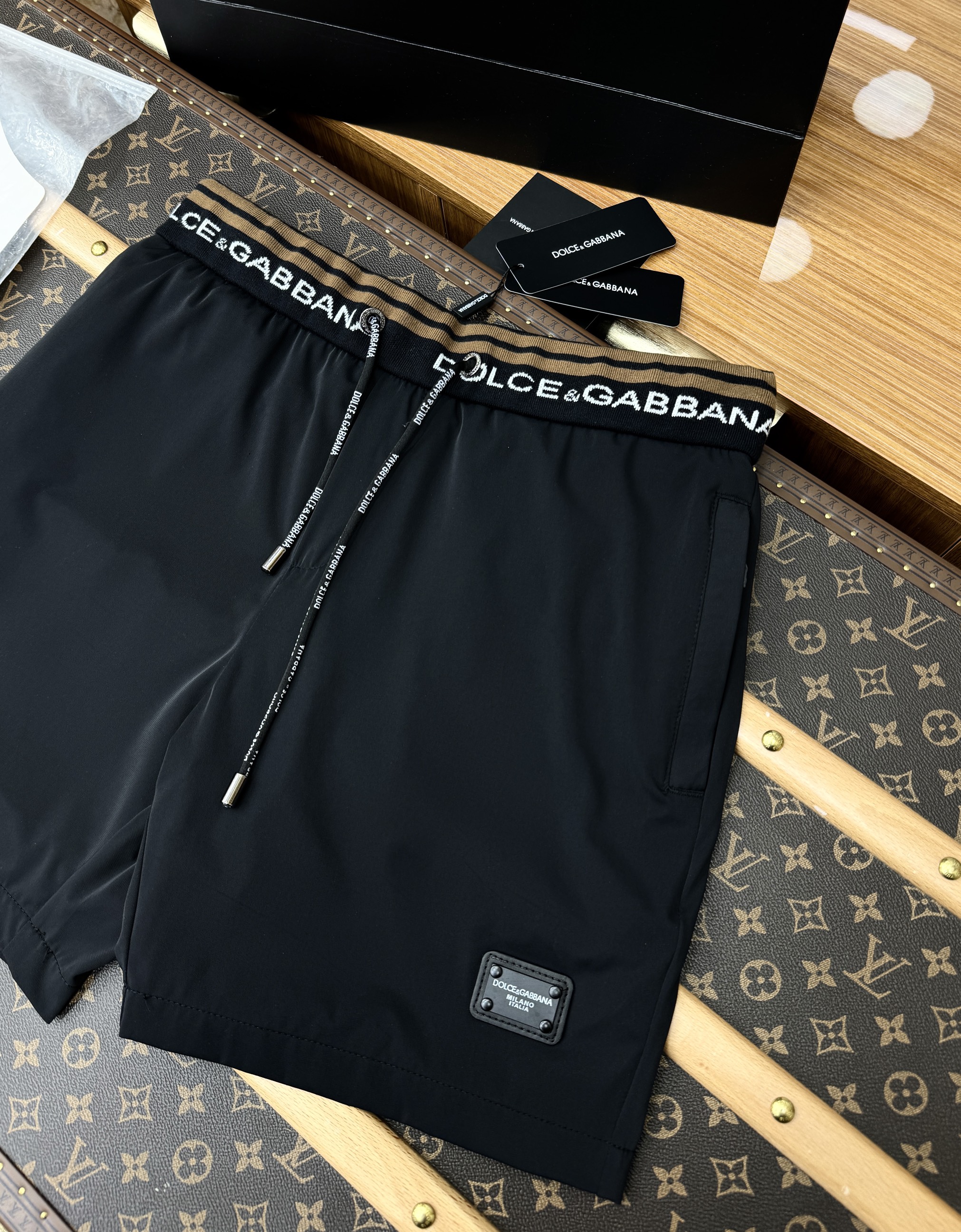 Quần short gió Dolce Gabbana DG logo tag vuông check cạp Like Auth 1-1 on web CD MK