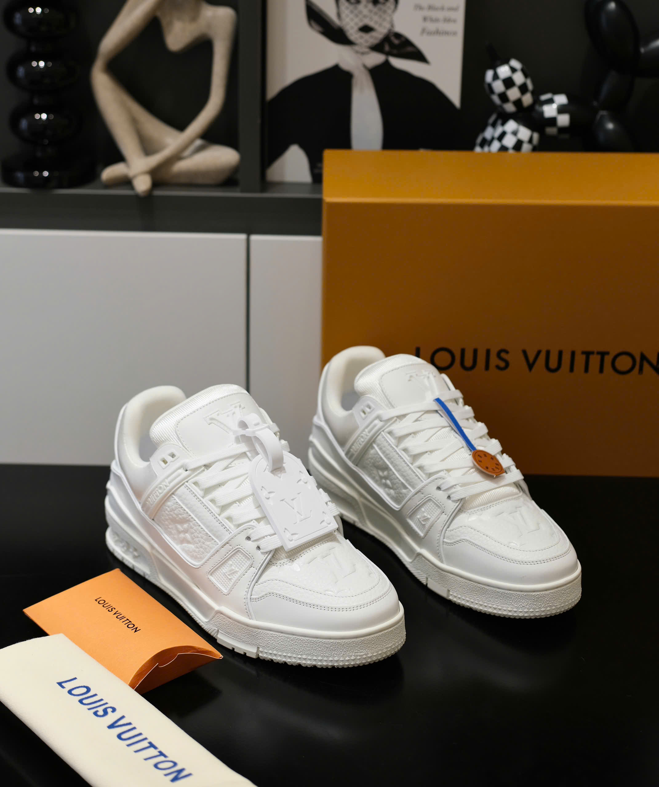 Giày sneaker Louis Vuitton LV Trắng họa tiết hoa vân dập chìm Like Auth Fullbox Phụ Kiện DDT