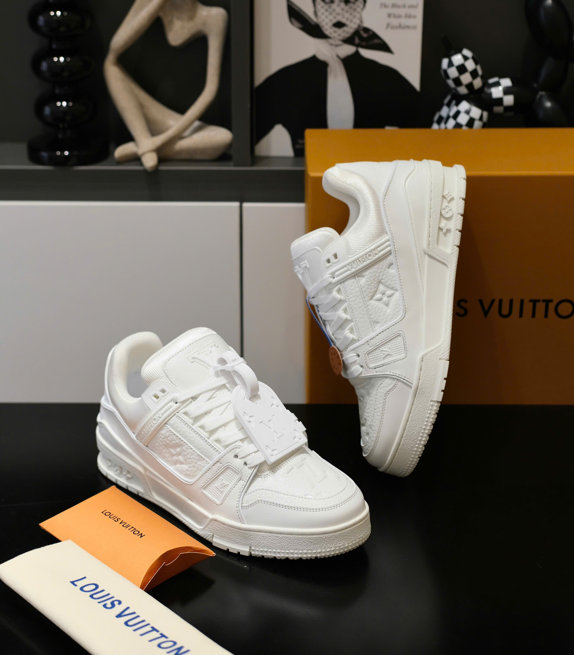 Giày sneaker Louis Vuitton LV Trắng họa tiết hoa vân dập chìm Like Auth Fullbox Phụ Kiện DDT