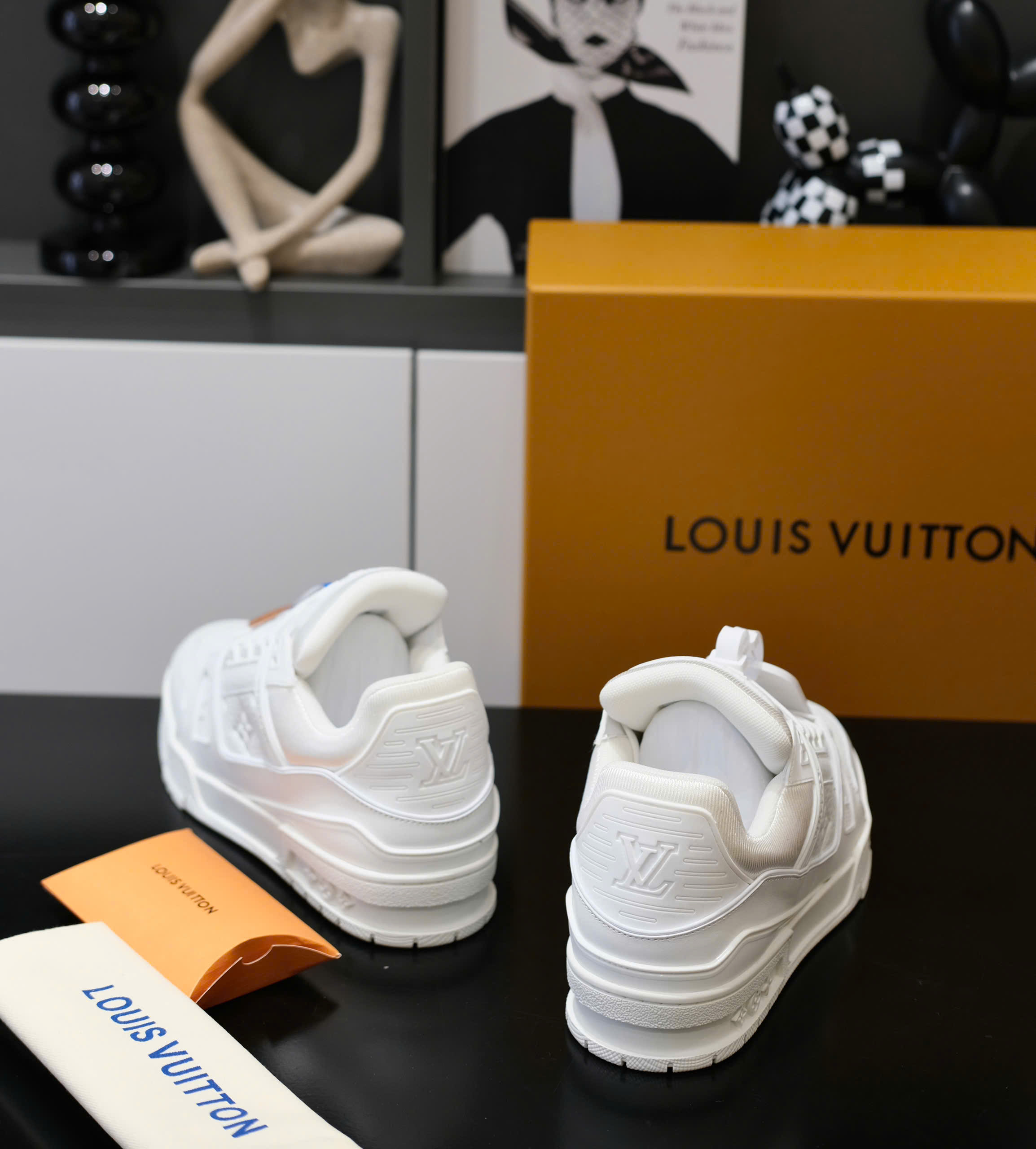 Giày sneaker Louis Vuitton LV Trắng họa tiết hoa vân dập chìm Like Auth Fullbox Phụ Kiện DDT