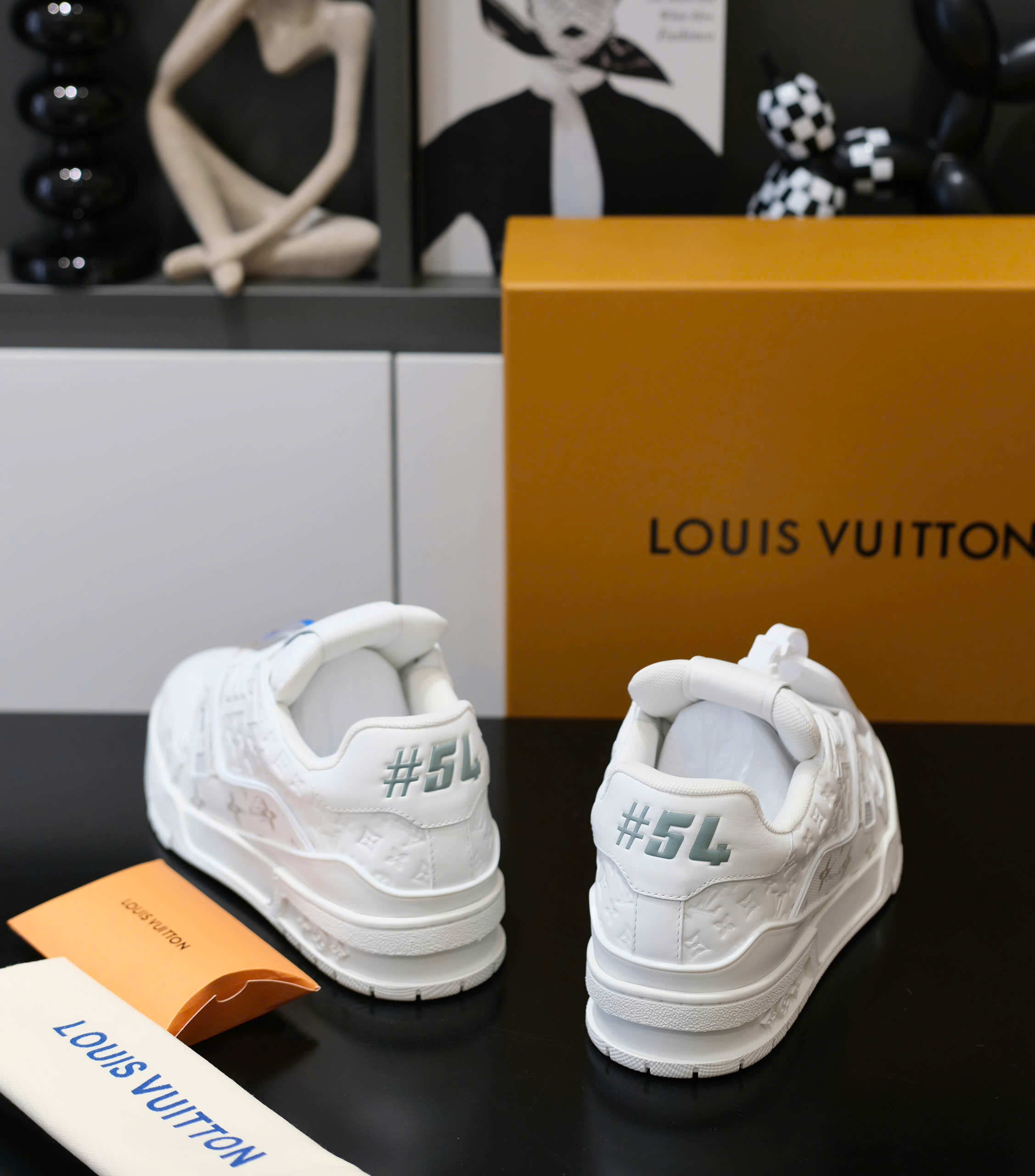 Giày sneaker Louis Vuitton LV Trắng họa tiết hoa vân Xám full Like Auth Fullbox Phụ Kiện DDT