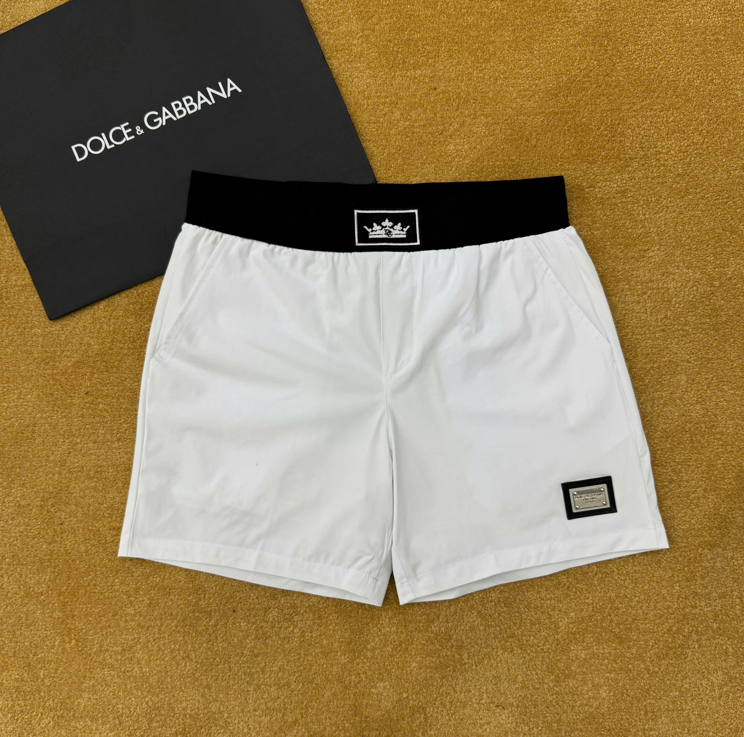 Quần short gió Dolce Gabbana DG tag vuông phối màu cạp Like Auth 1-1 on web MK