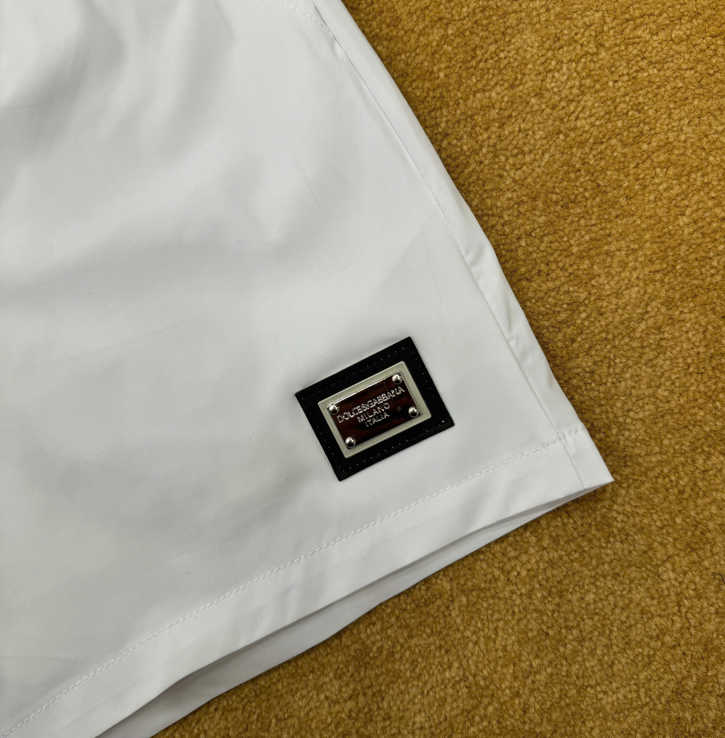 Quần short gió Dolce Gabbana DG tag vuông phối màu cạp Like Auth 1-1 on web MK